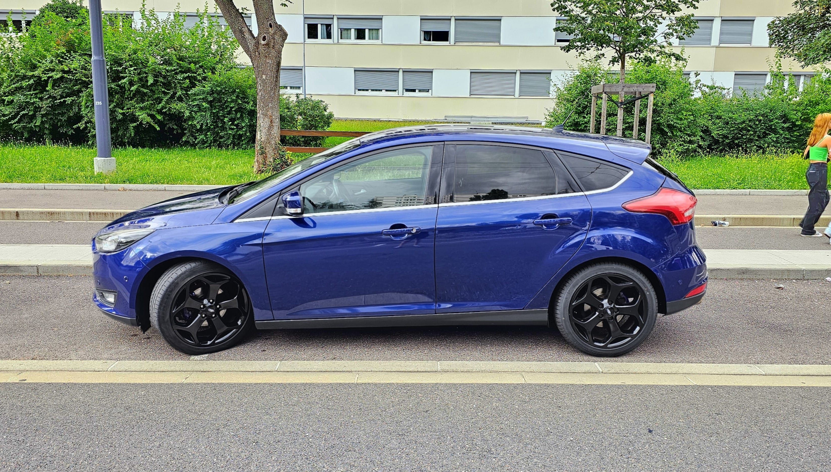 Ford Focus Titanium avec Climatisation