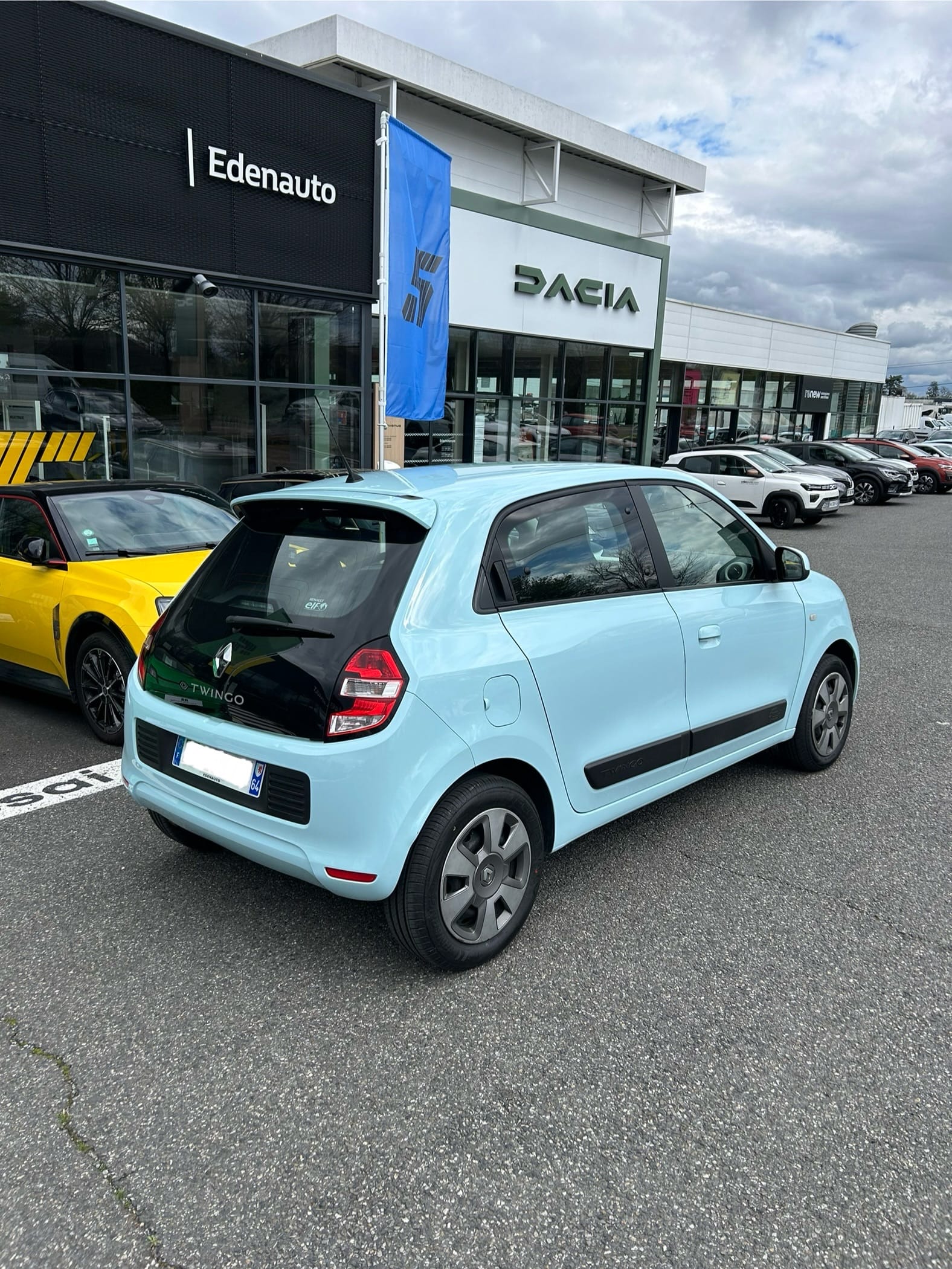 Renault Twingo III avec Entrée audio / iPod