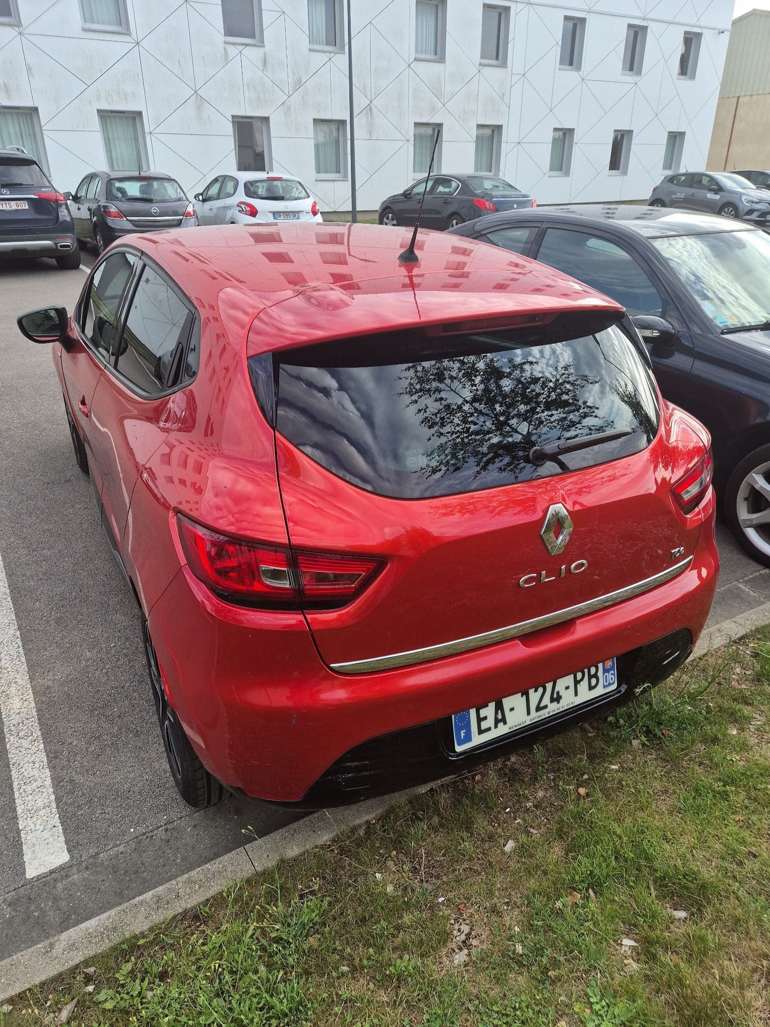 Renault Clio EA124PB avec GPS