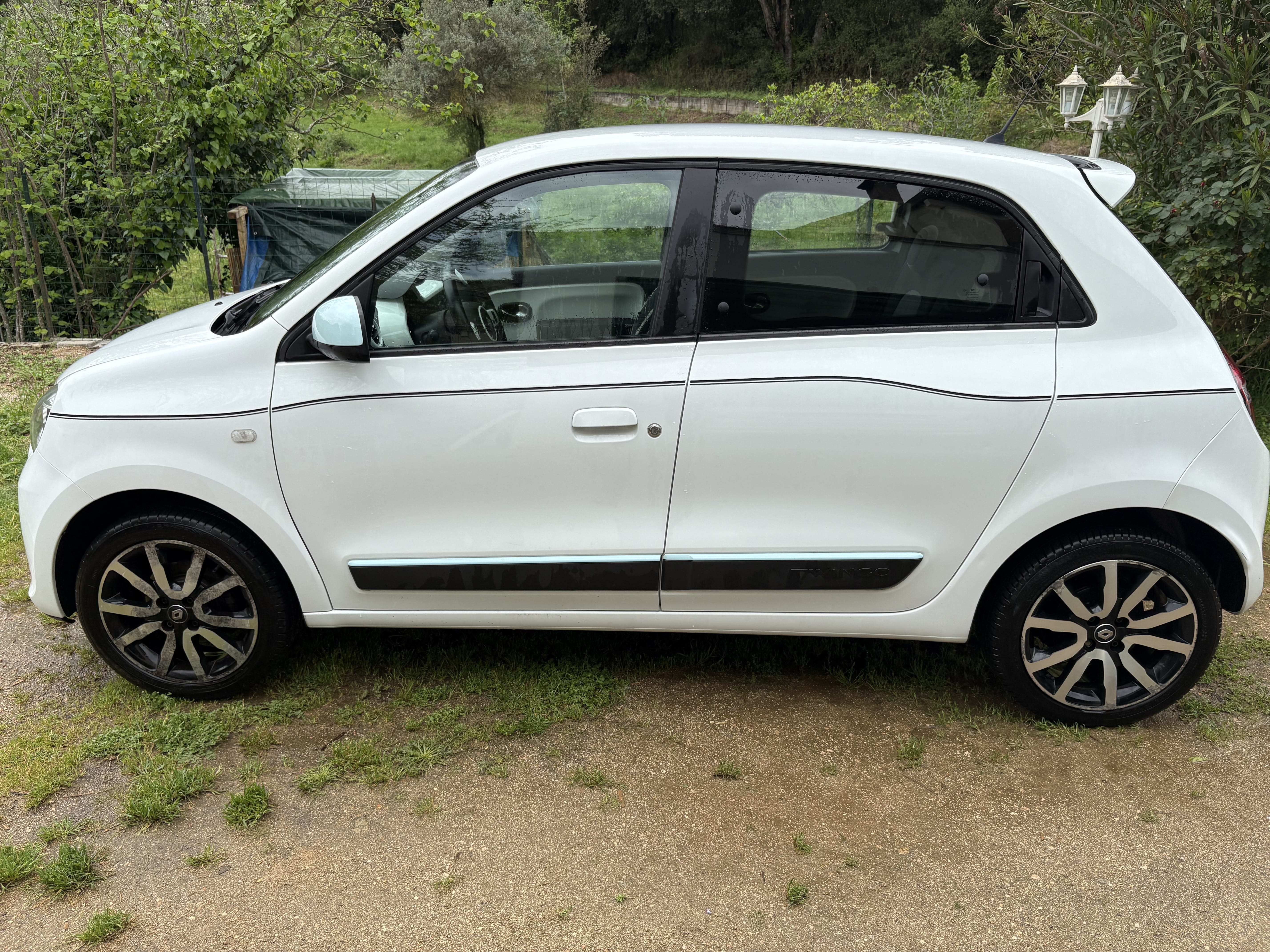 Renault Twingo III with Air conditioning