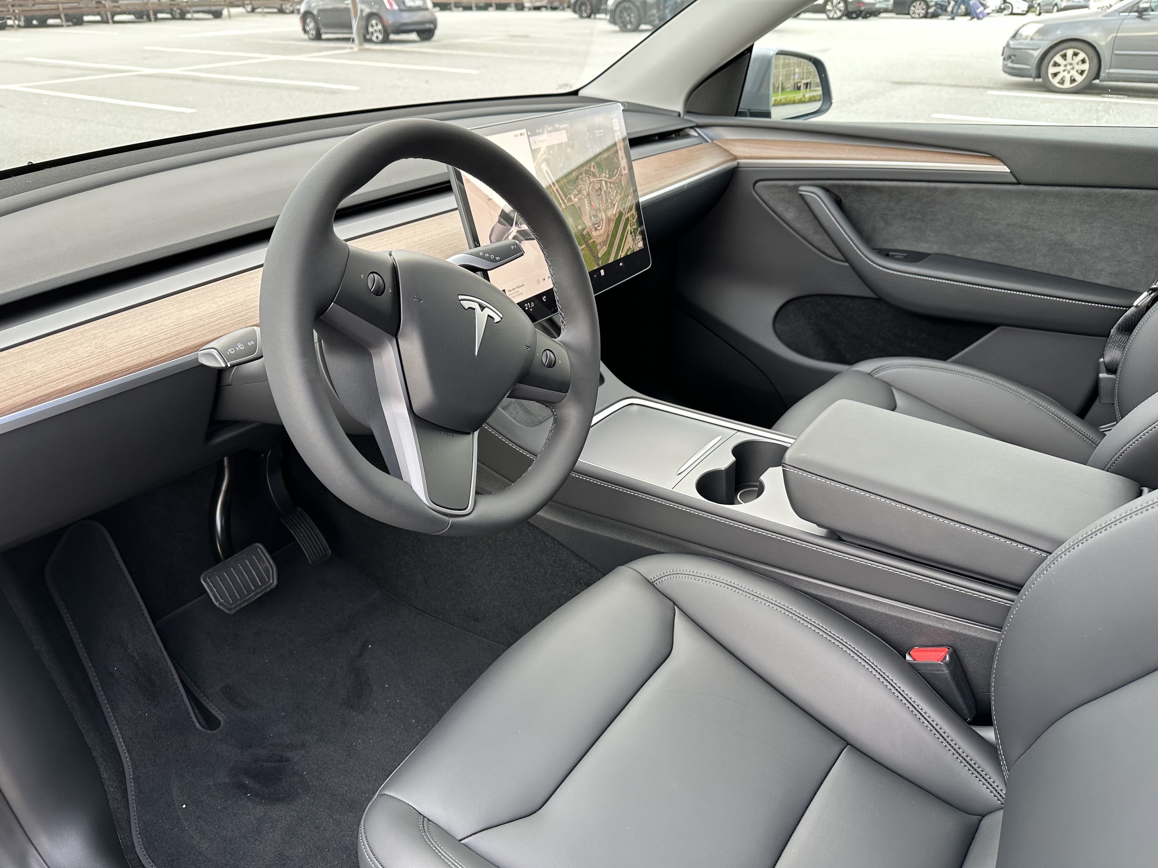 Tesla Model Y Long Range med Cruisekontroll