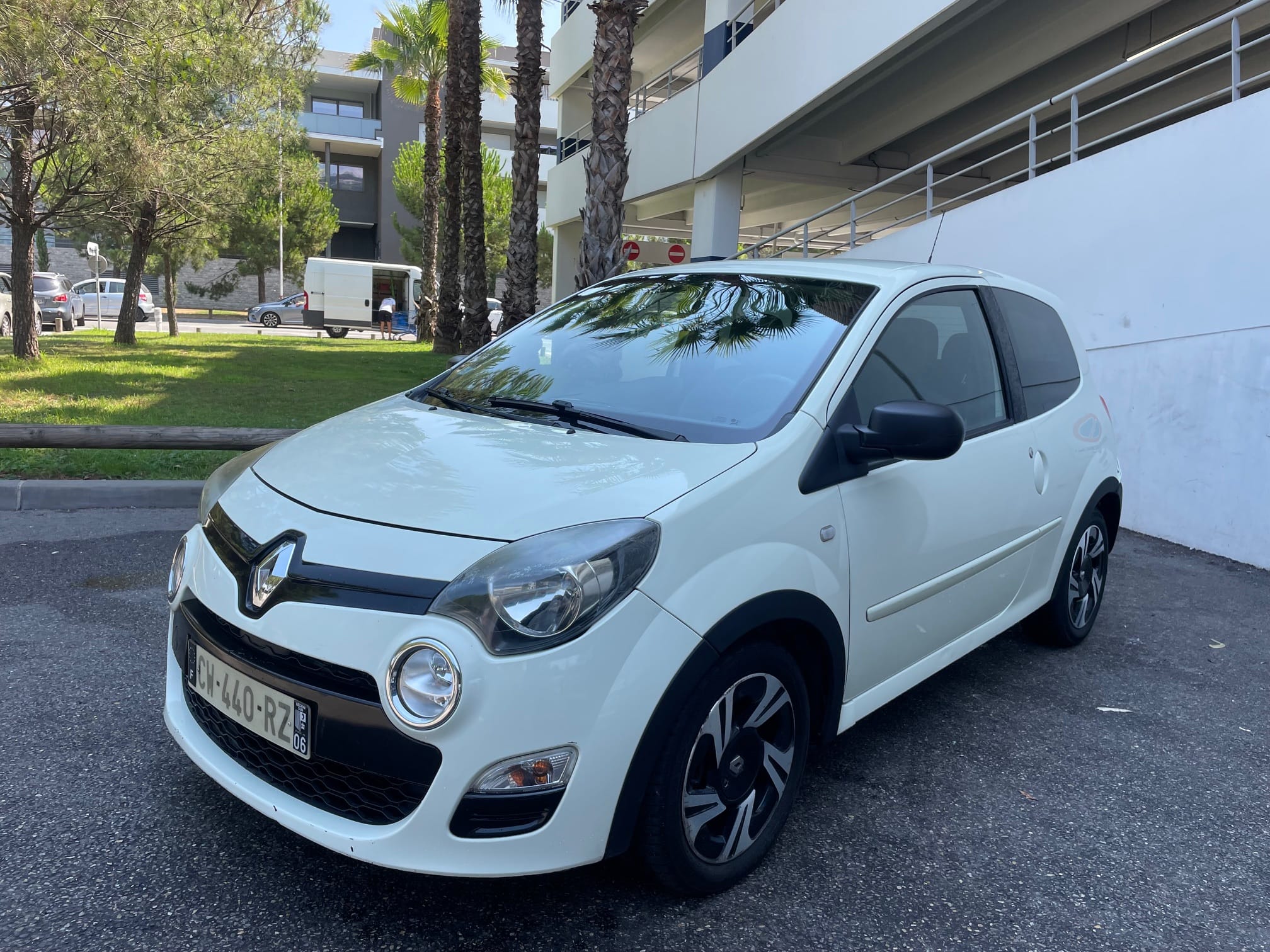 Renault Twingo II 1.2 75cv Disponible TLJ sur Aéroport et Gare Nice St Augustin, 2013, Essence 95