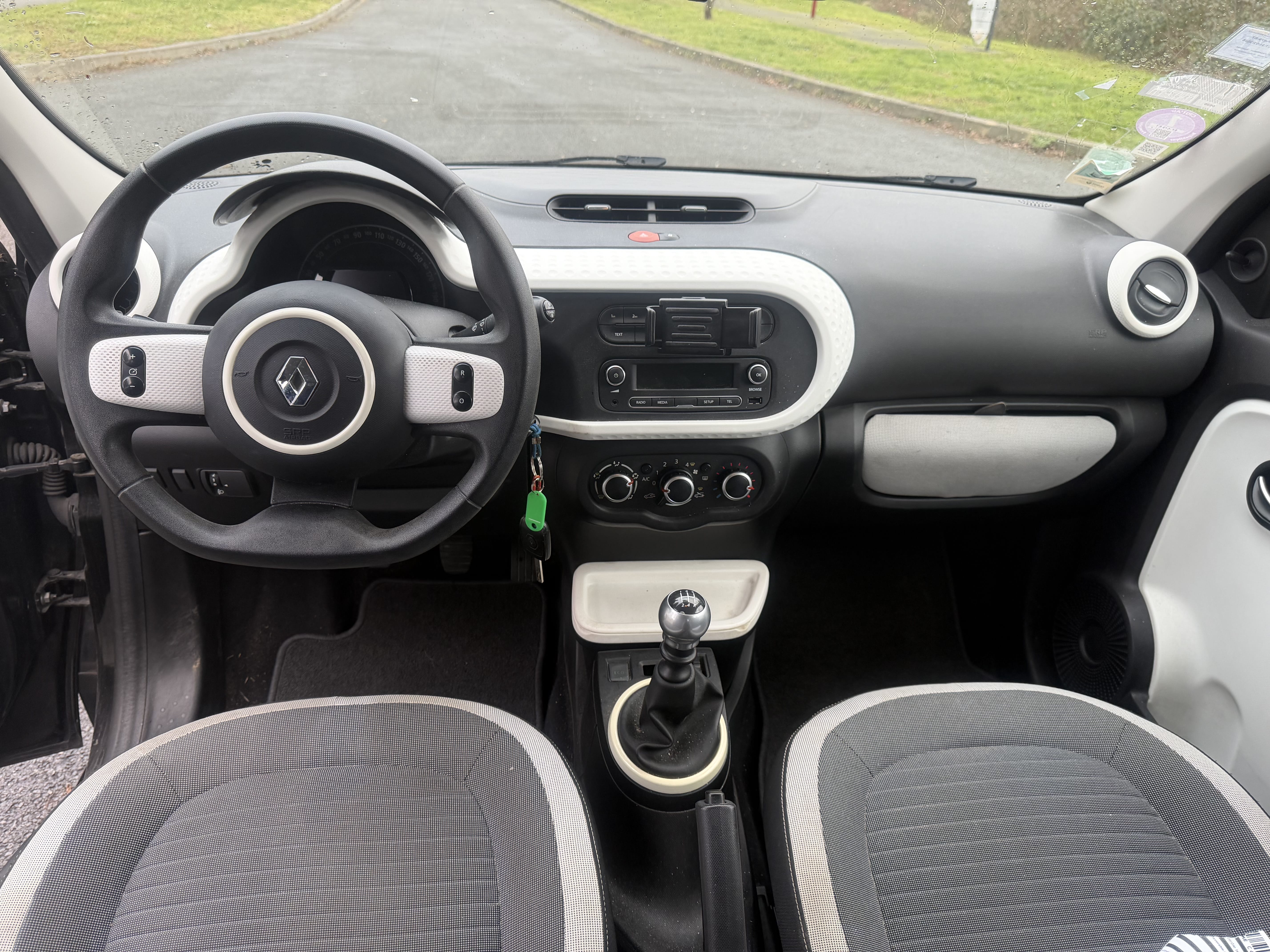 Renault Twingo III avec Entrée audio / iPod