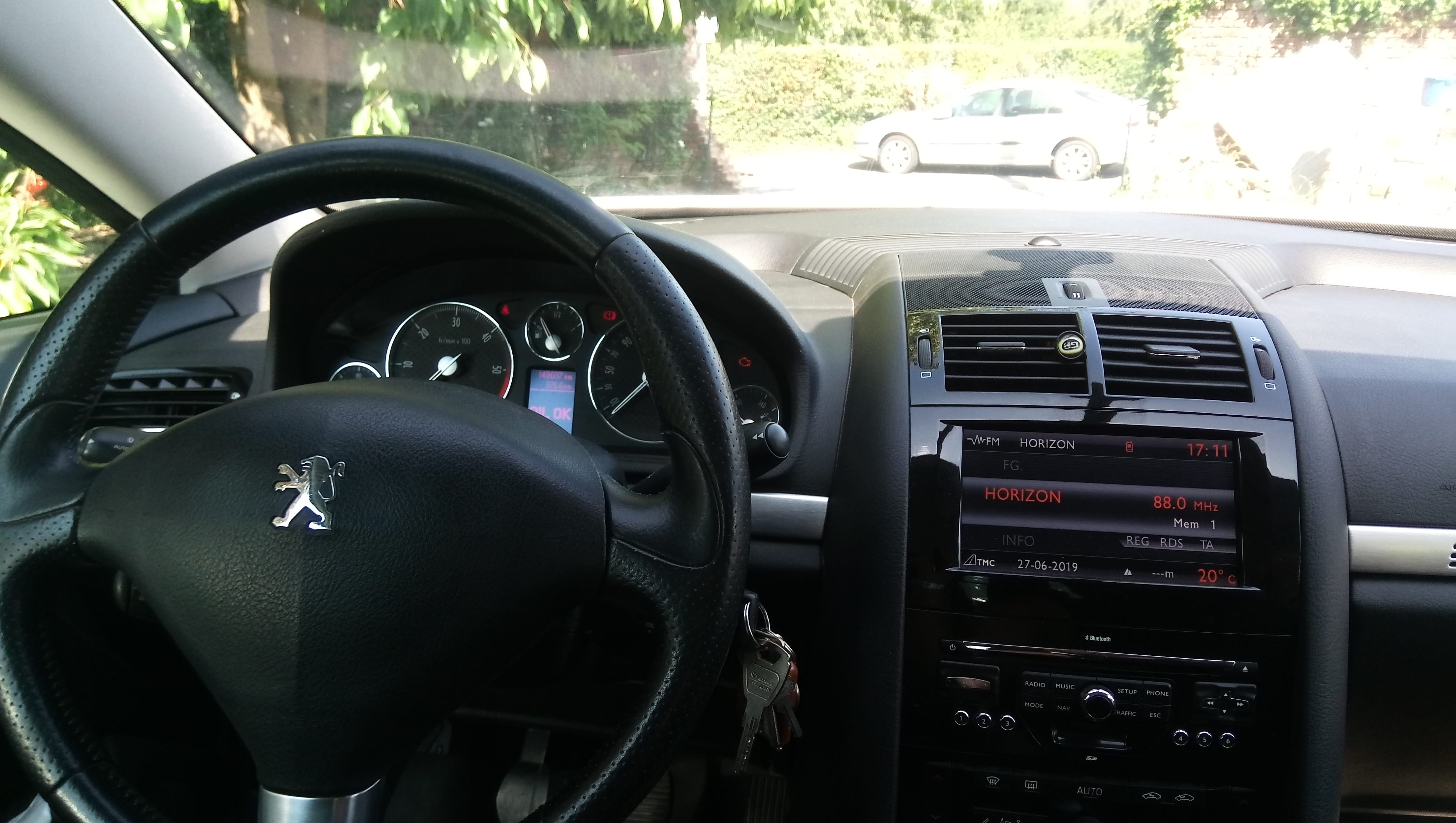 Peugeot 407 Coupé 2L hdi navtech avec GPS