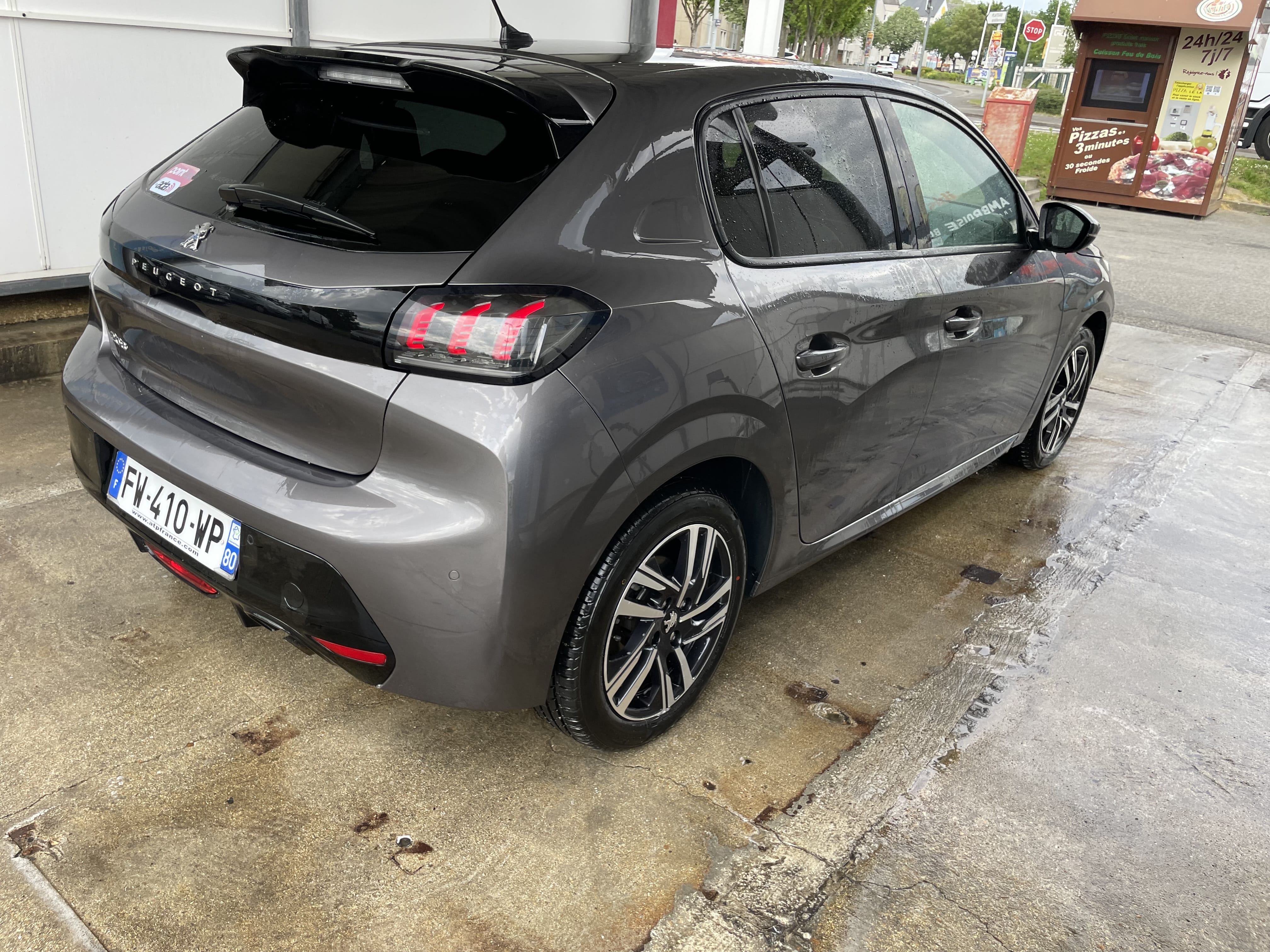 Peugeot 208 Ess BV Auto FW410WP avec Apple CarPlay