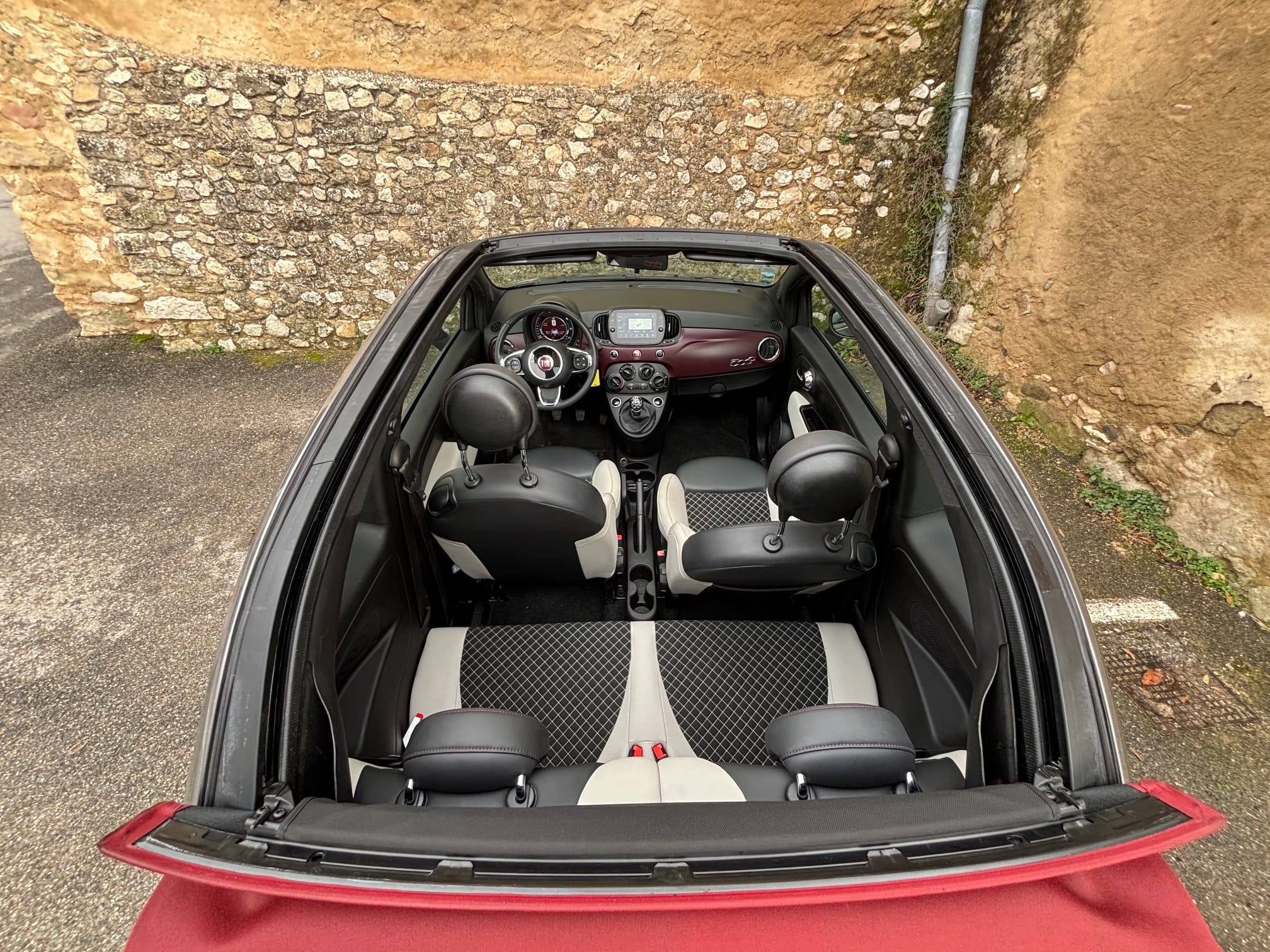 Fiat 500 C cabriolet 1.2 69 ch avec Entrée audio / iPod