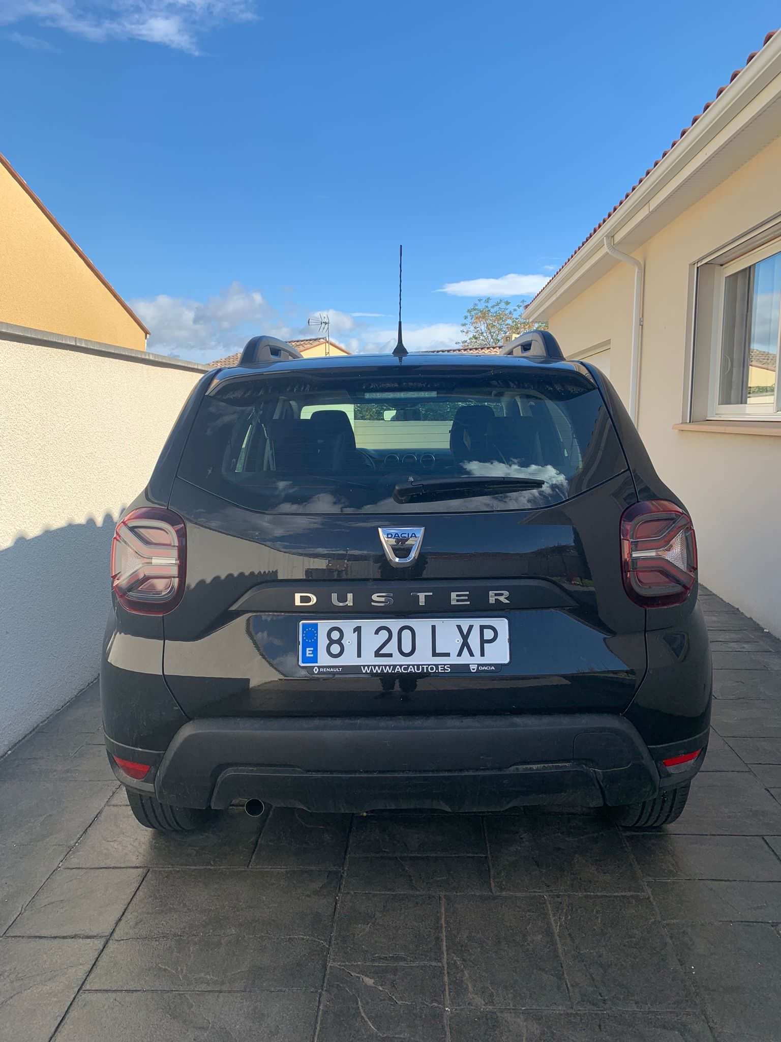 Dacia Duster met Autostoel baby