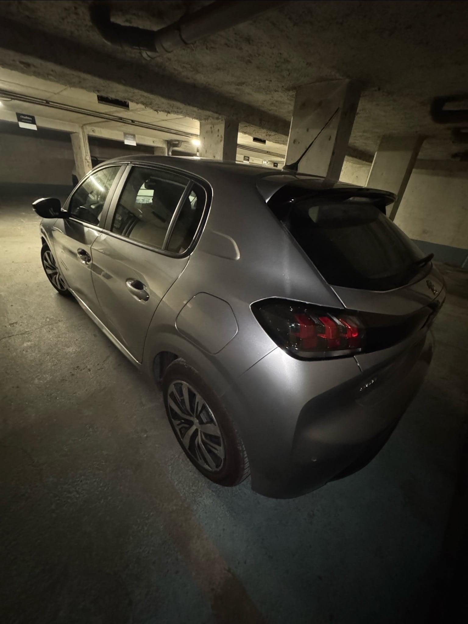 Peugeot 208 avec GPS