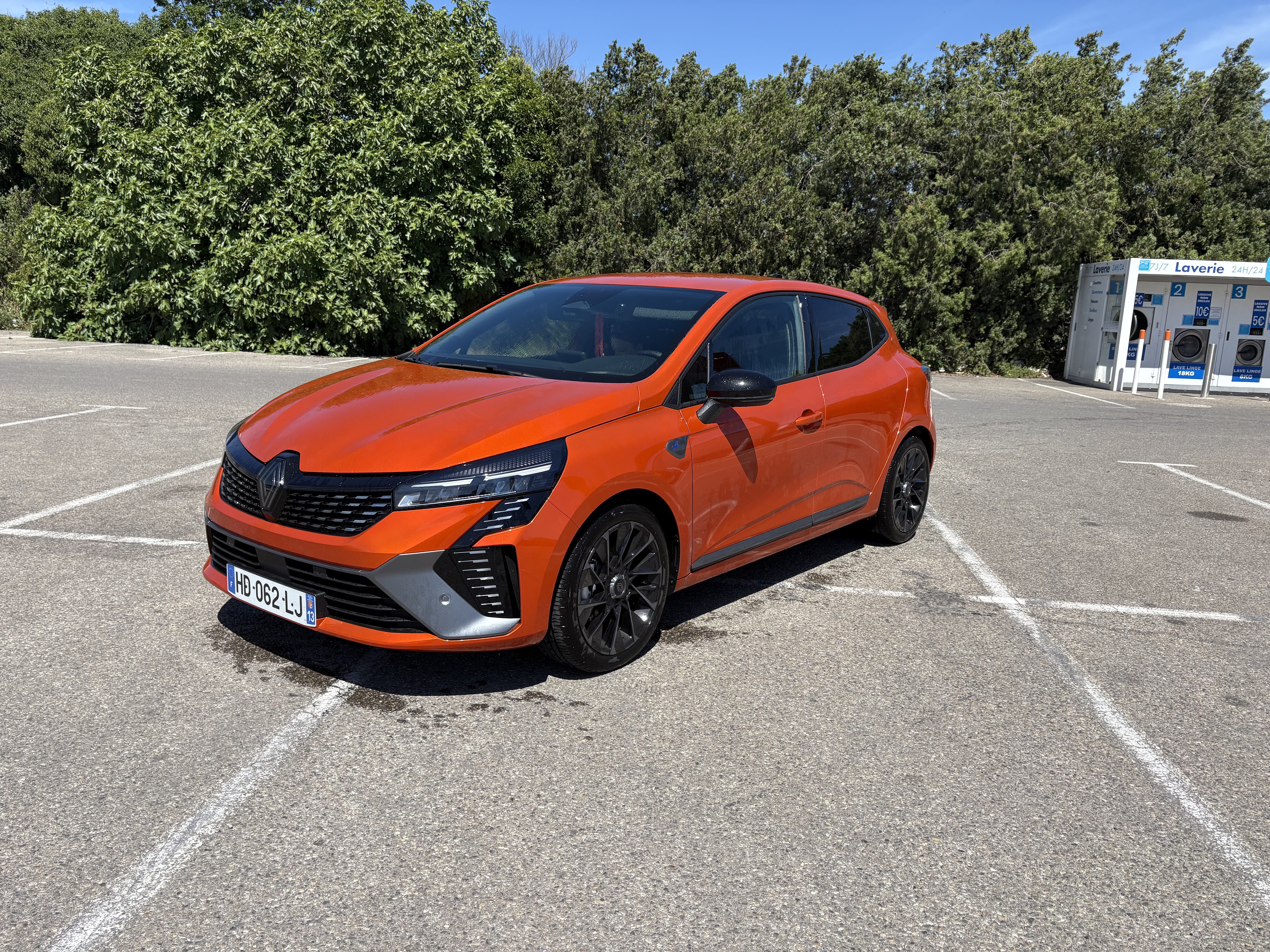 Renault Clio E-tech, 2023, Essence 95 / Électrique (hybride), automatique