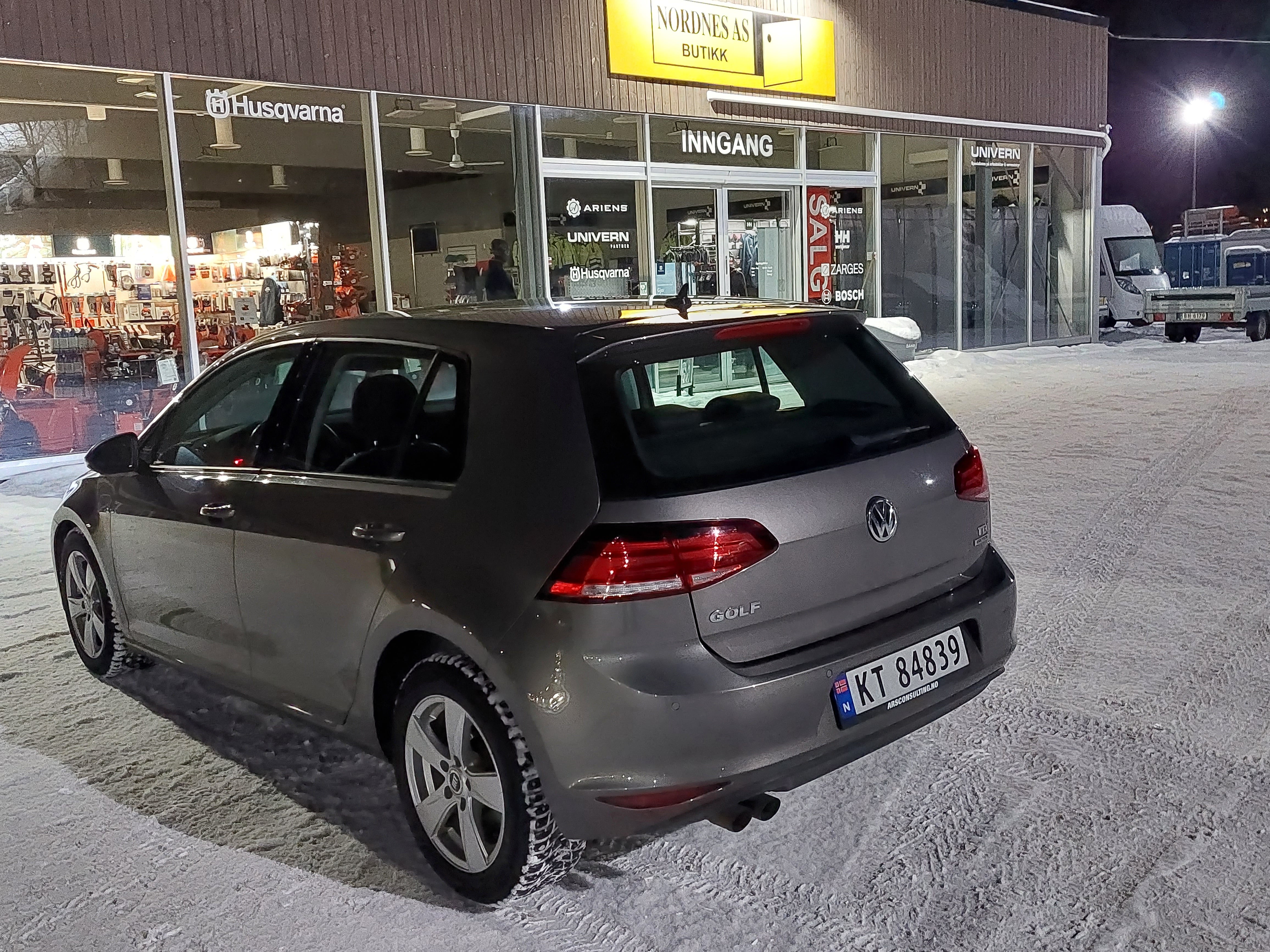 Volkswagen Golf with GPS