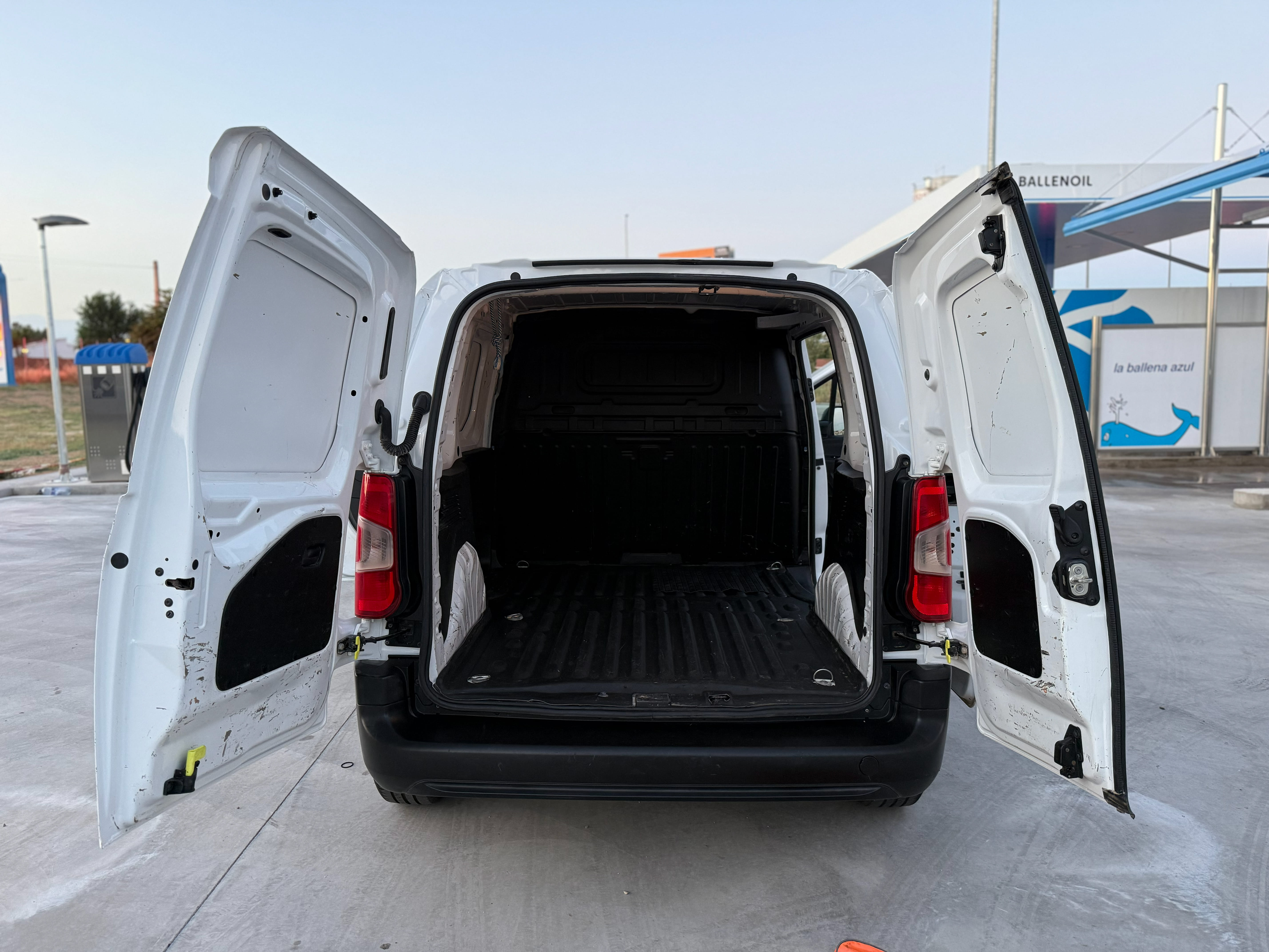Peugeot Partner con Puertos de carga USB