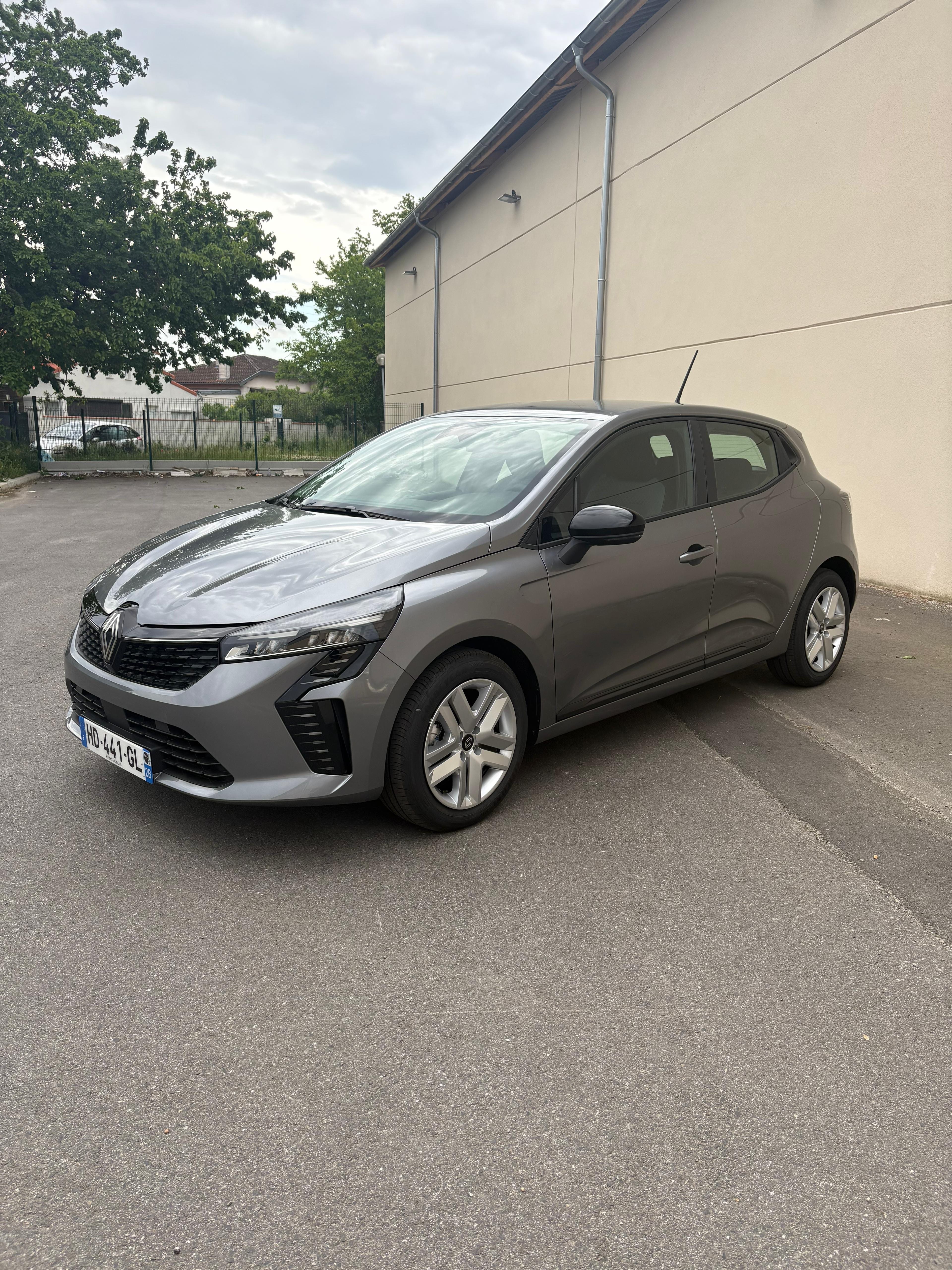 Renault Clio, 2025, Essence 98
