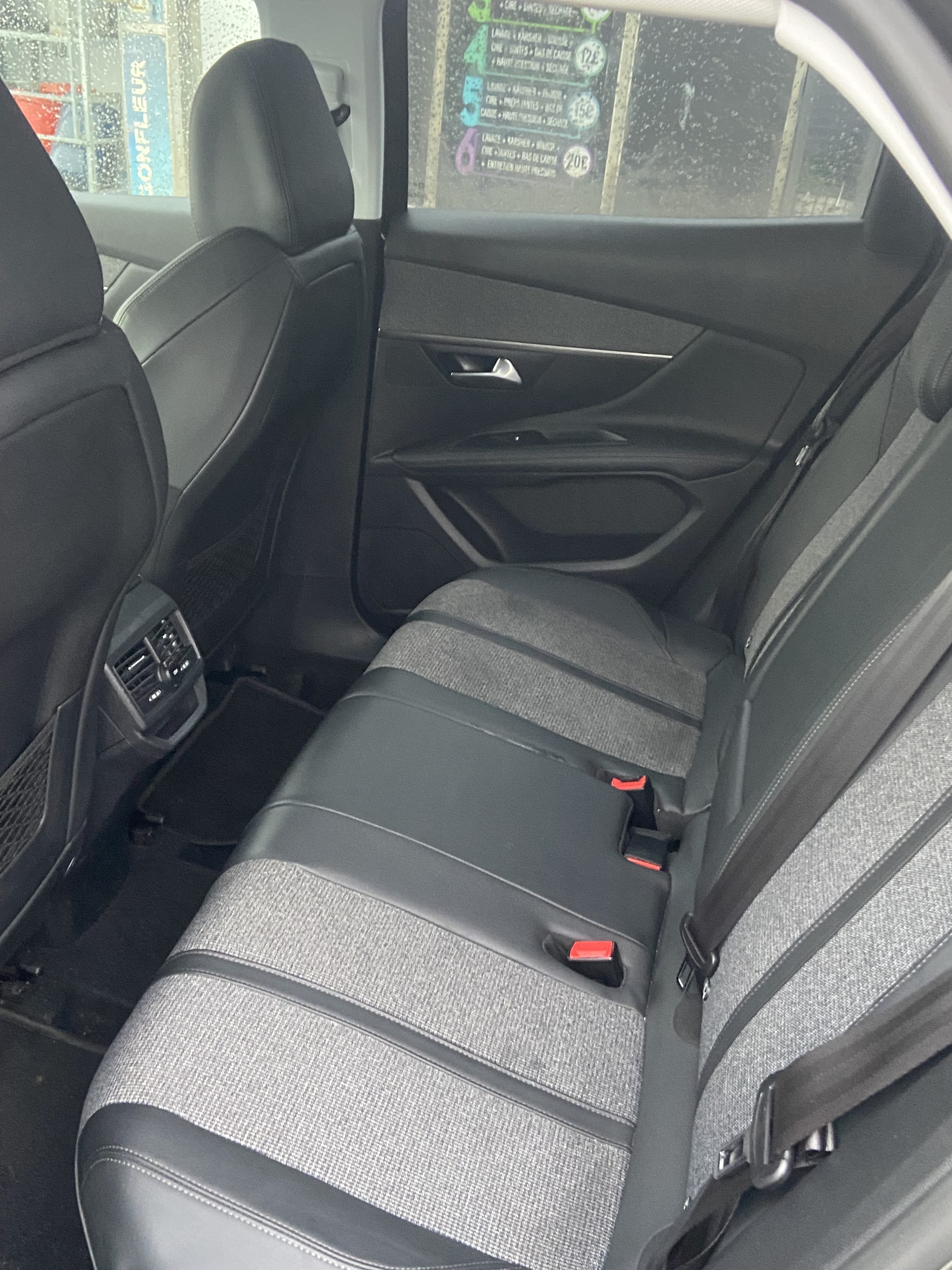 Peugeot 3008 1,6 essence met Autostoel baby