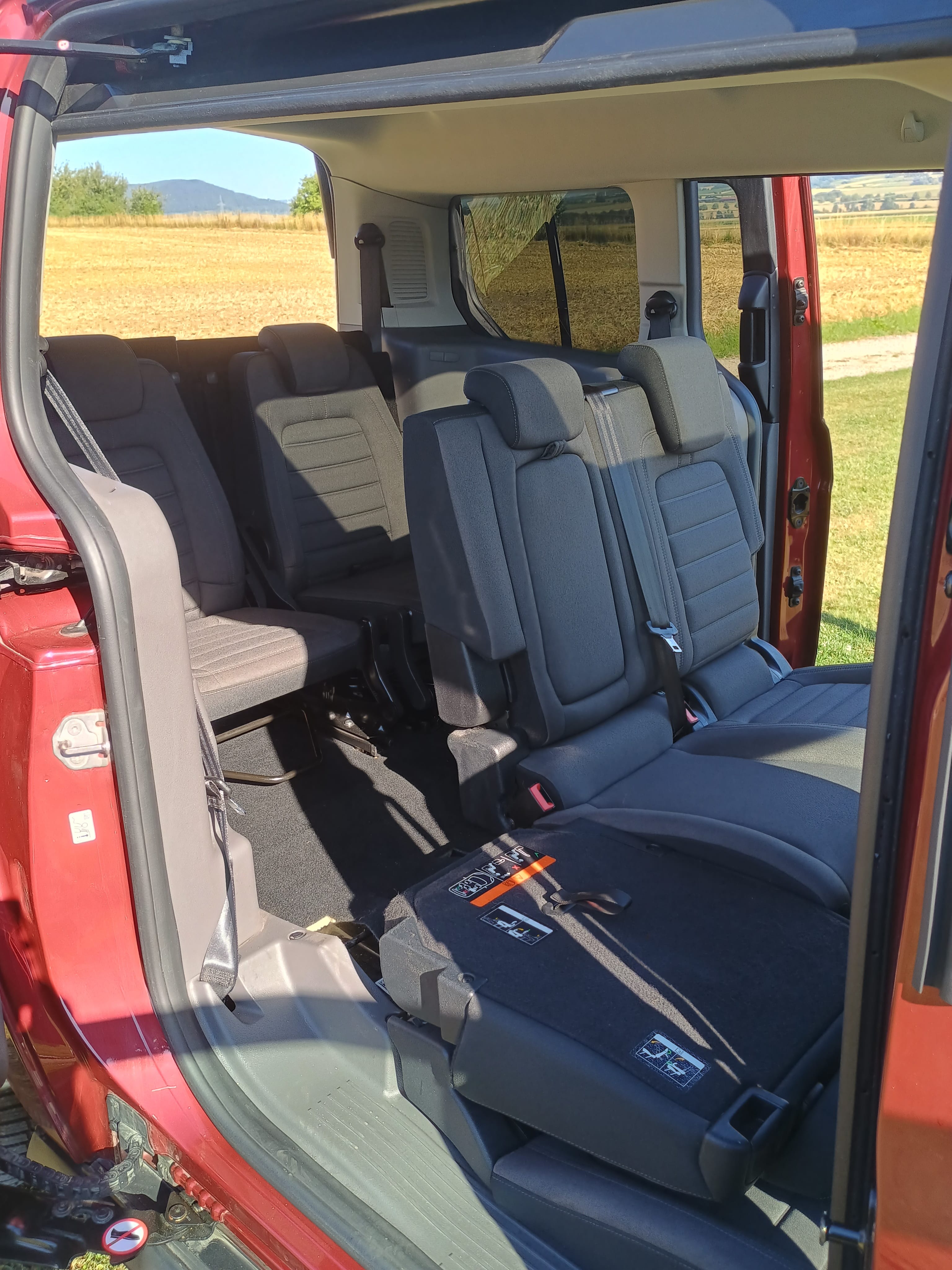 Ford Tourneo Connect mit Rollstuhl geeignet