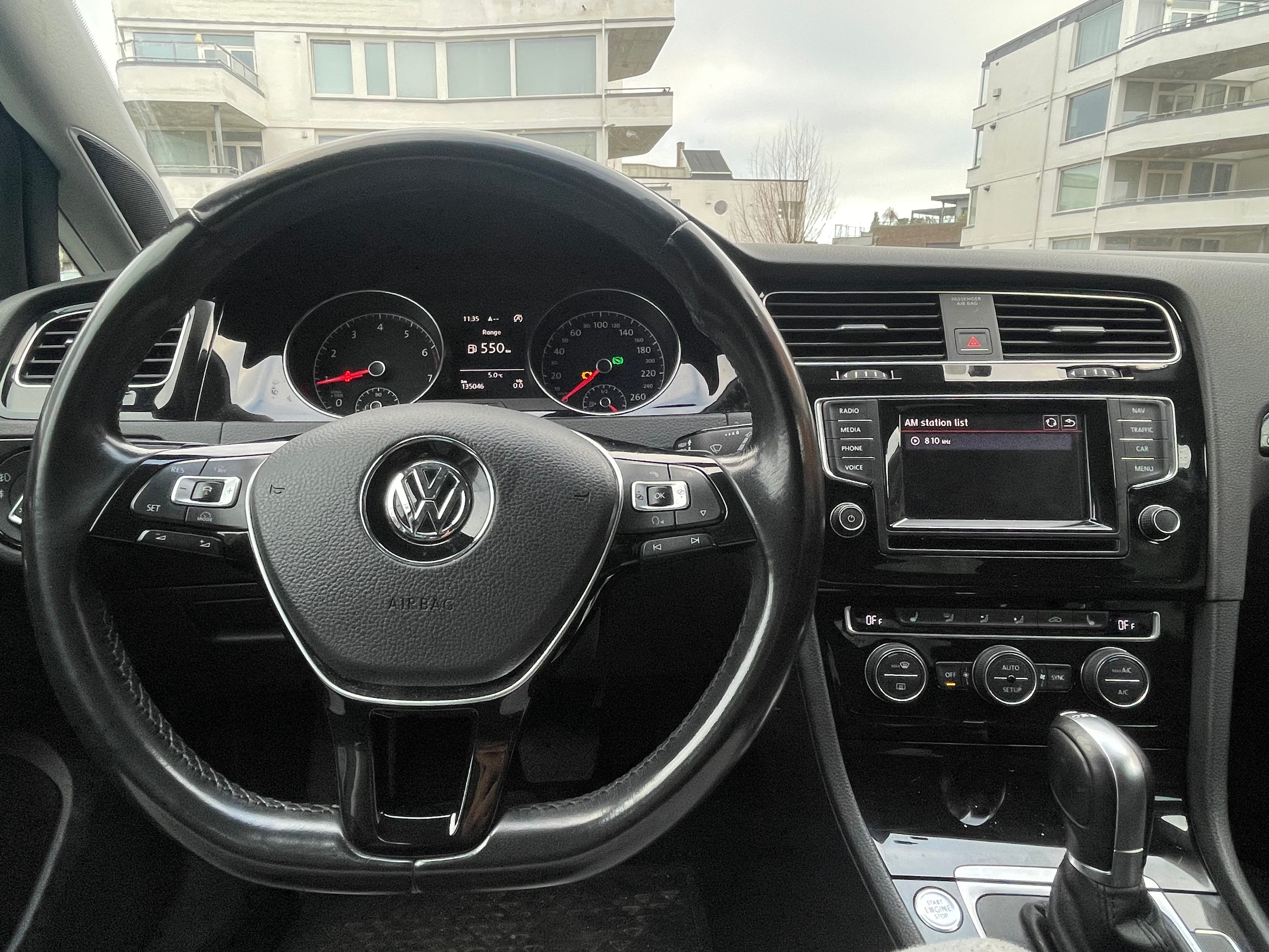 Volkswagen Golf 1.4 TSI | Automat with Bluetooth audio