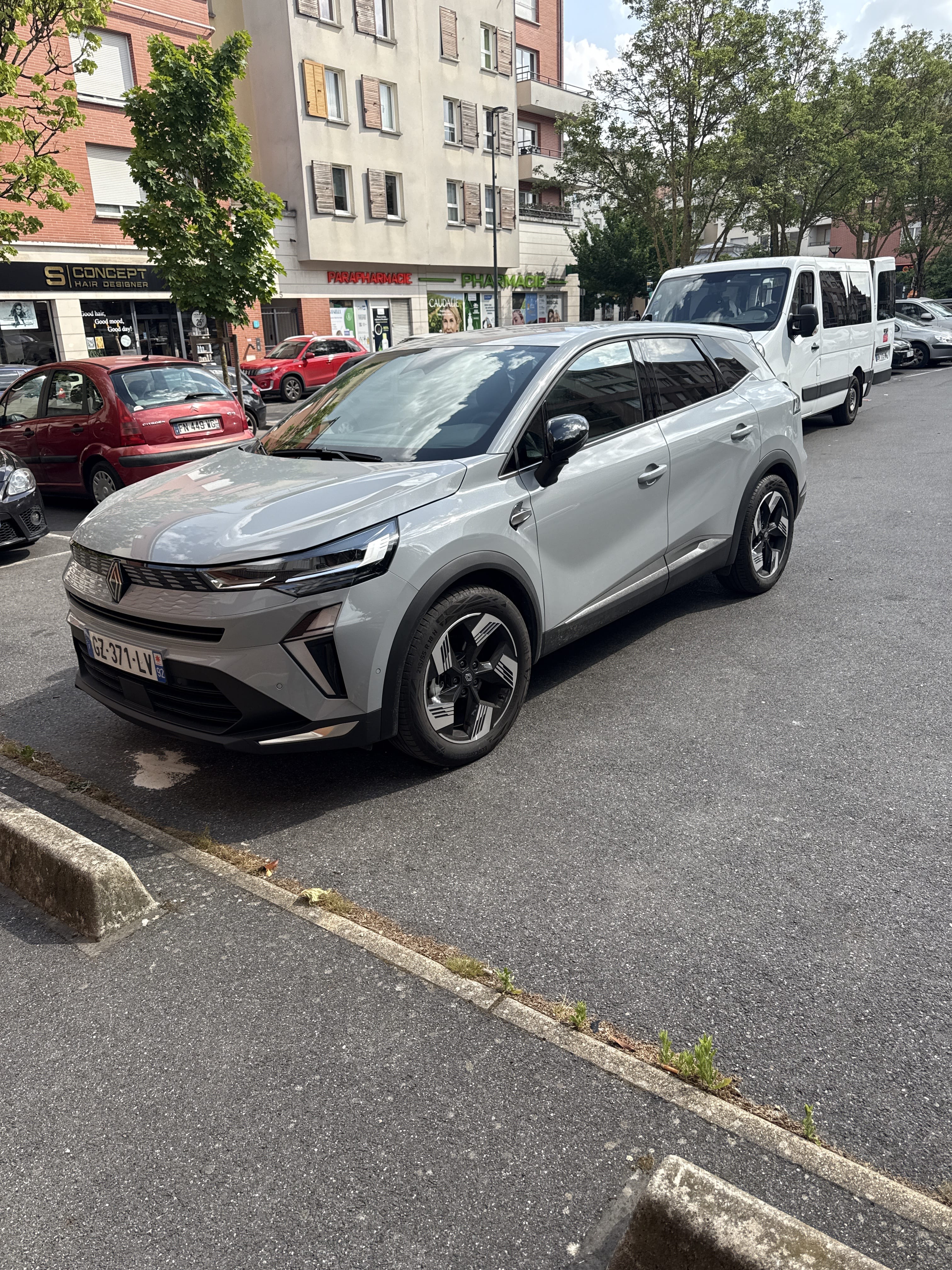 Renault Symbioz E-Tech full hybrid, 2024, Essence 95 / Électrique (hybride), automatique