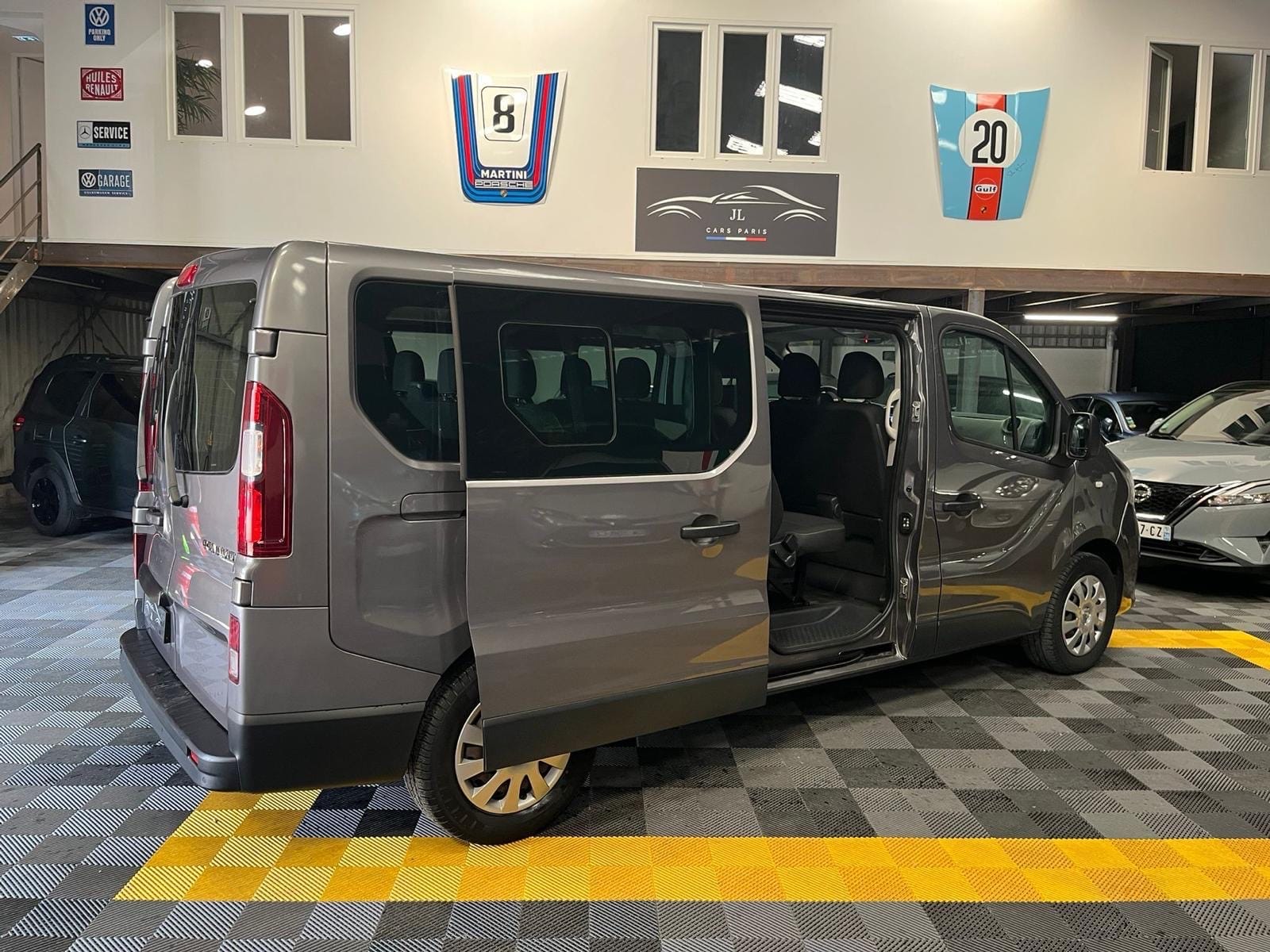 Renault Trafic Passenger avec GPS