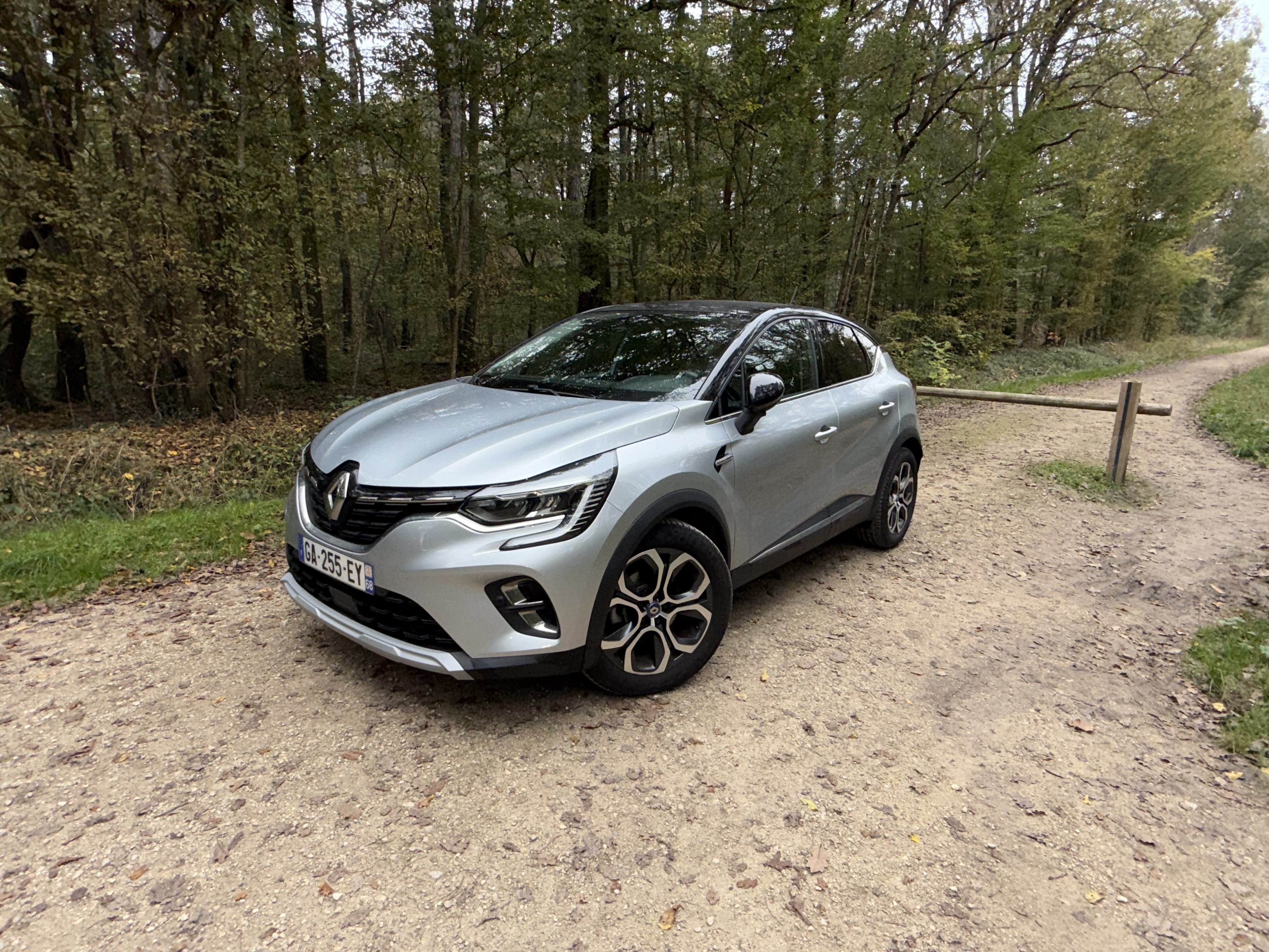 Renault Captur, 2021, Essence 98 / Électrique (hybride), automatique