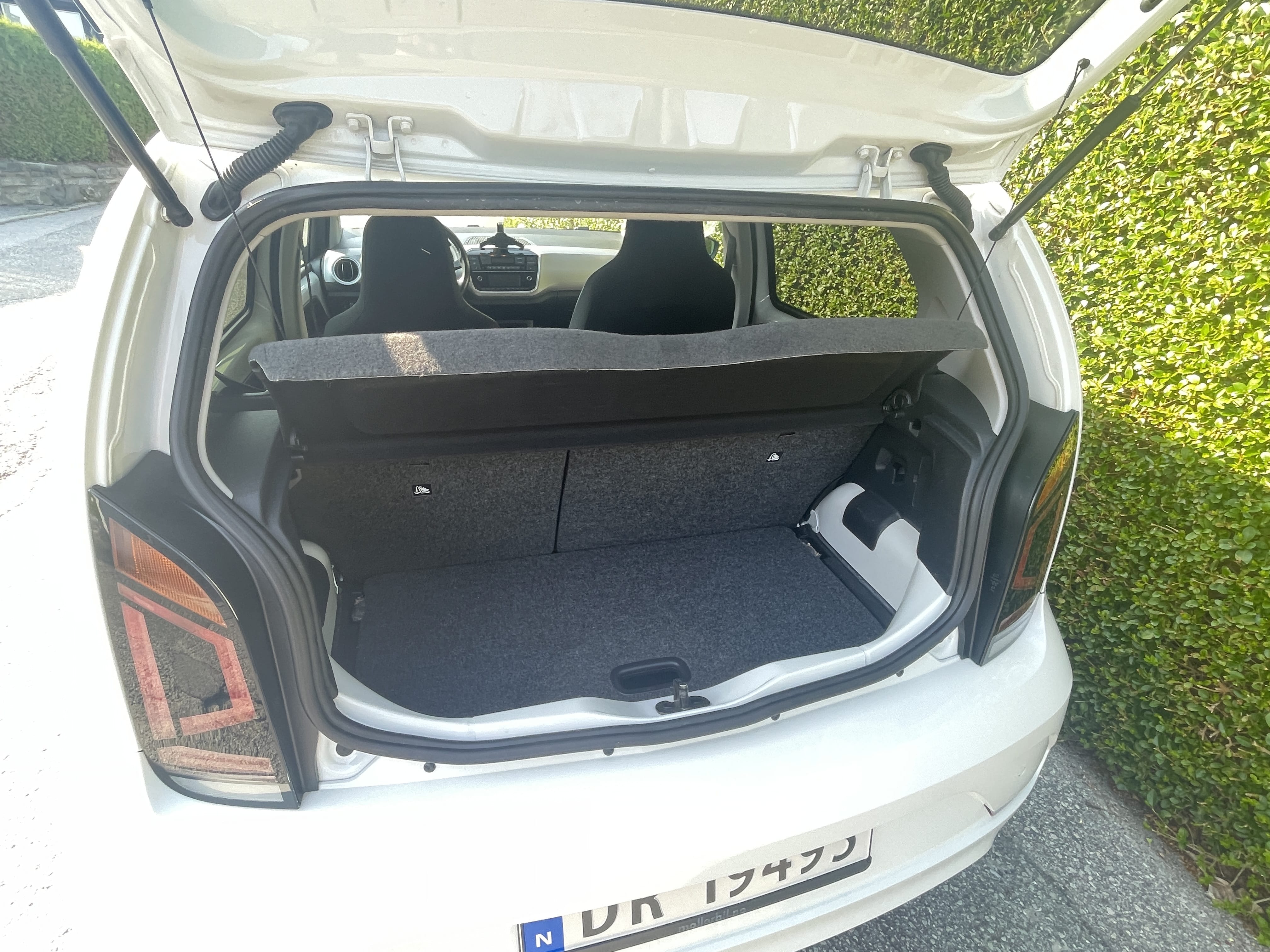 Volkswagen Up! with Audio / iPod input