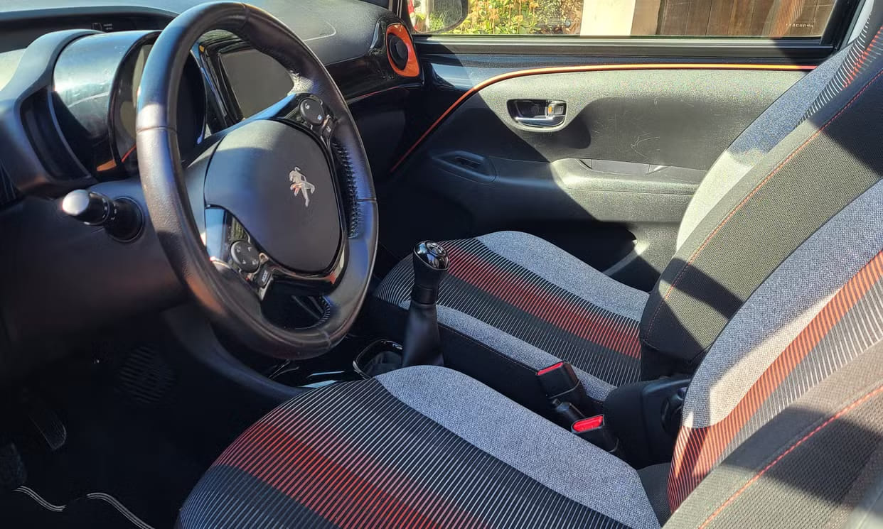Peugeot 108 Cabriolet avec Siège bébé