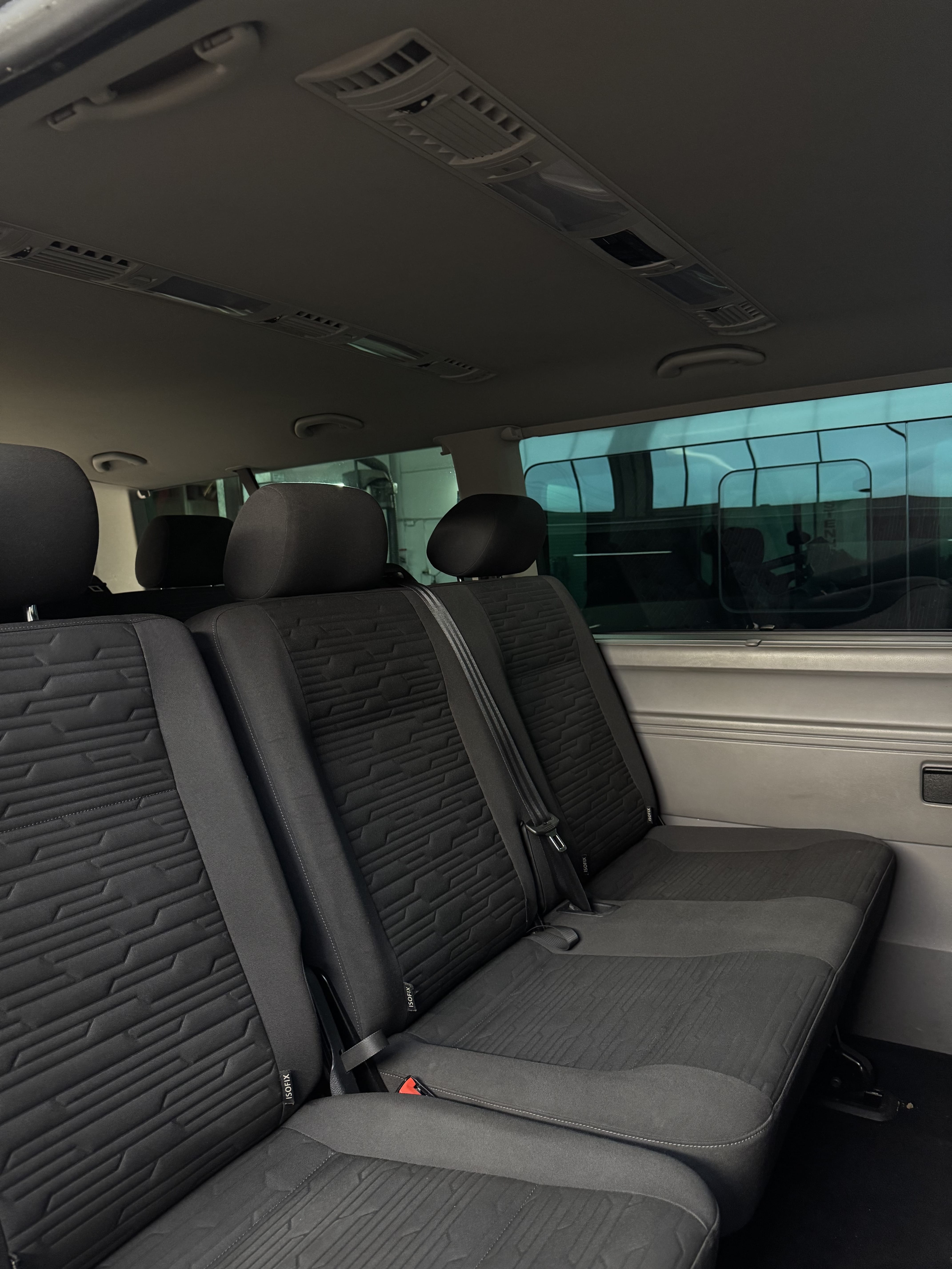 Volkswagen Caravelle 4X4  extra Long 9 seats med Firehjulstrekk