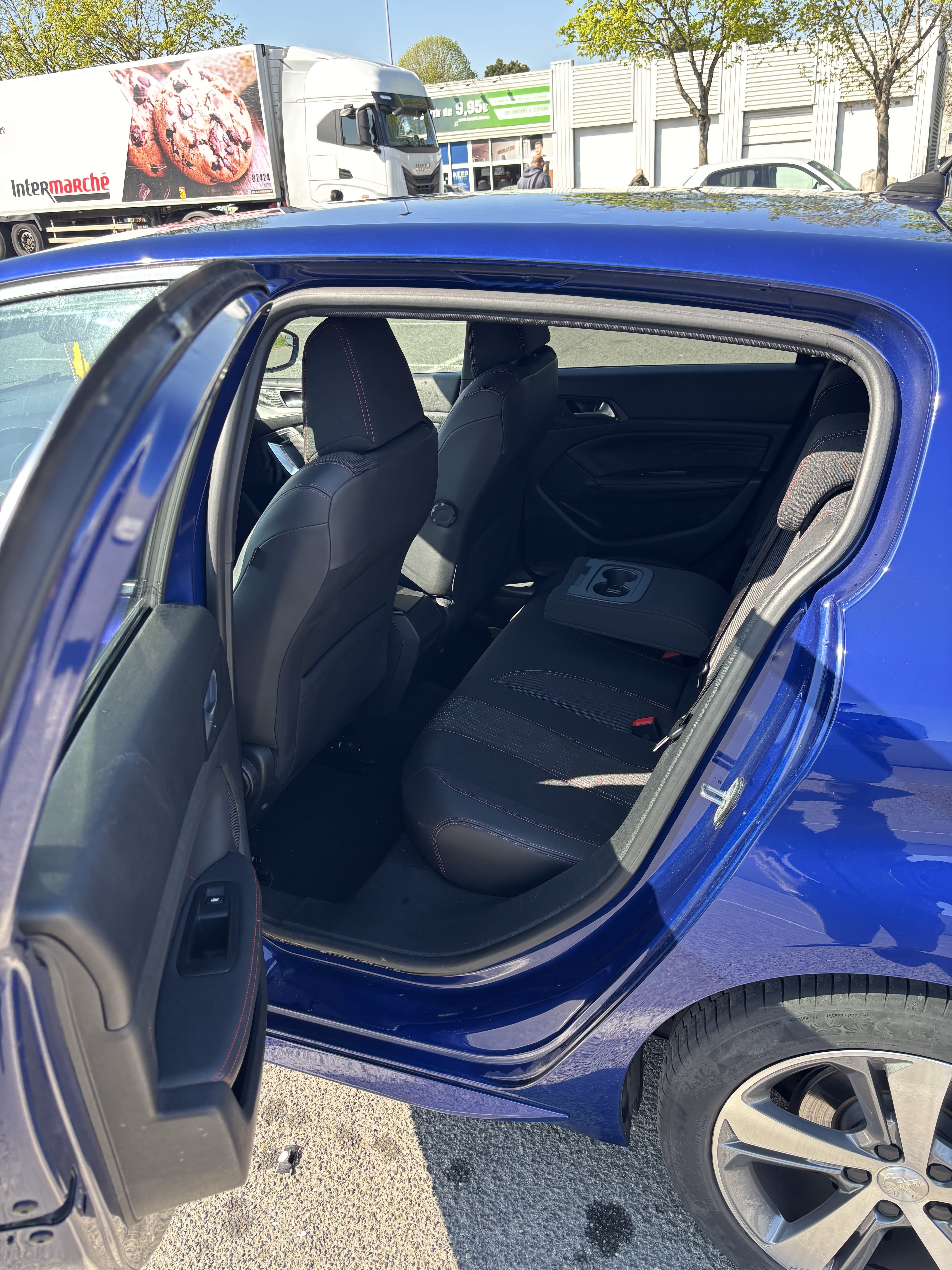 Peugeot 308 GTLINE 130ch EAT 8 avec Apple CarPlay