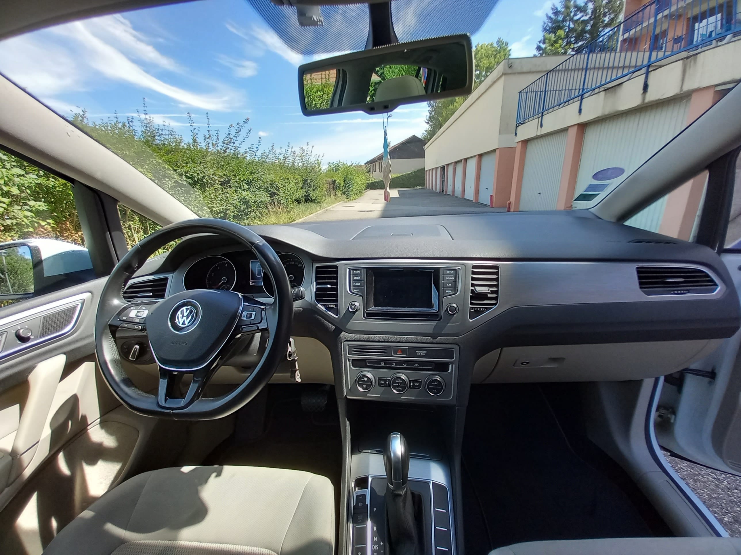 Volkswagen Golf Sportsvan avec Pneus neige