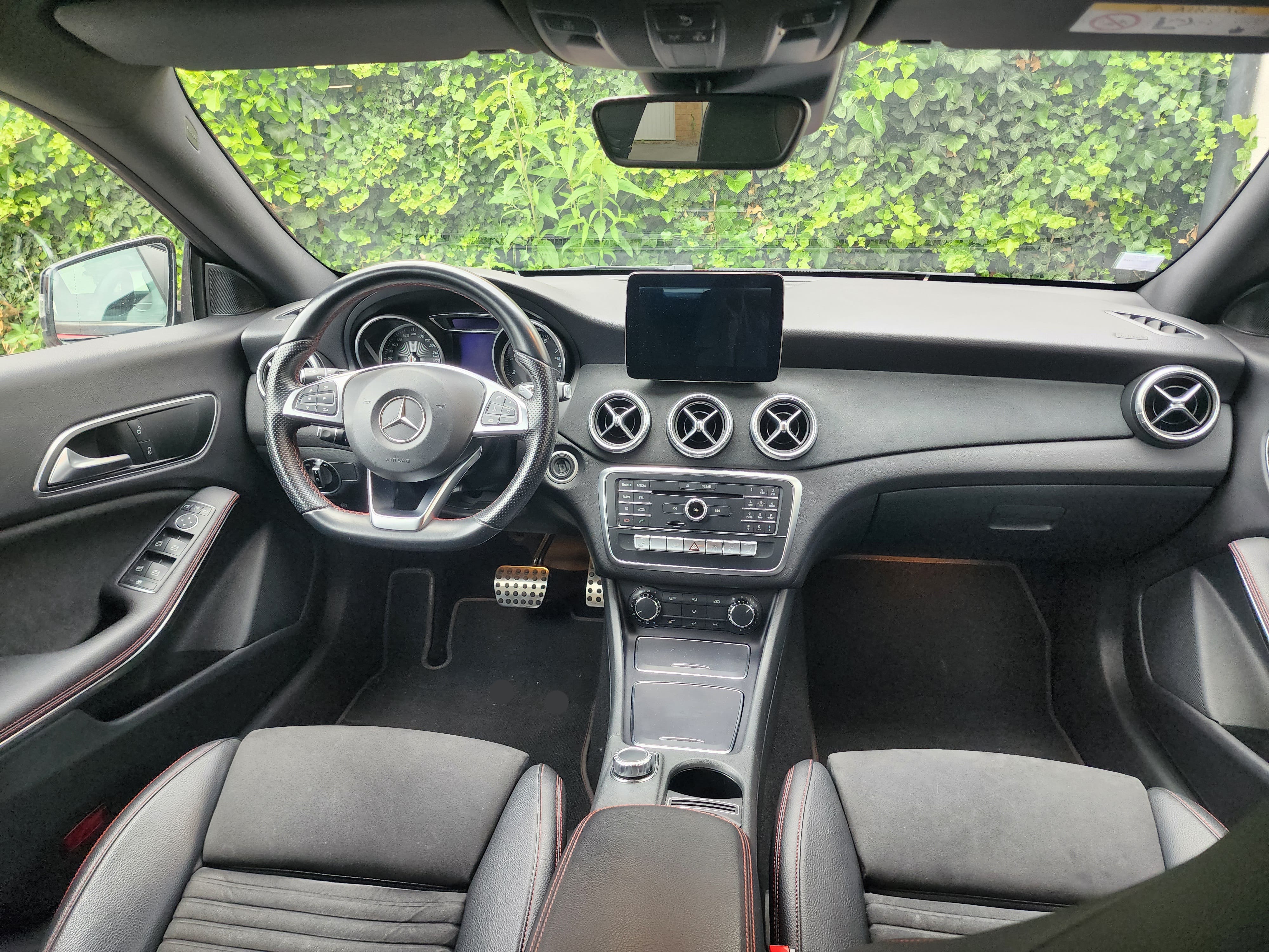 Mercedes-Benz CLA 180 avec GPS