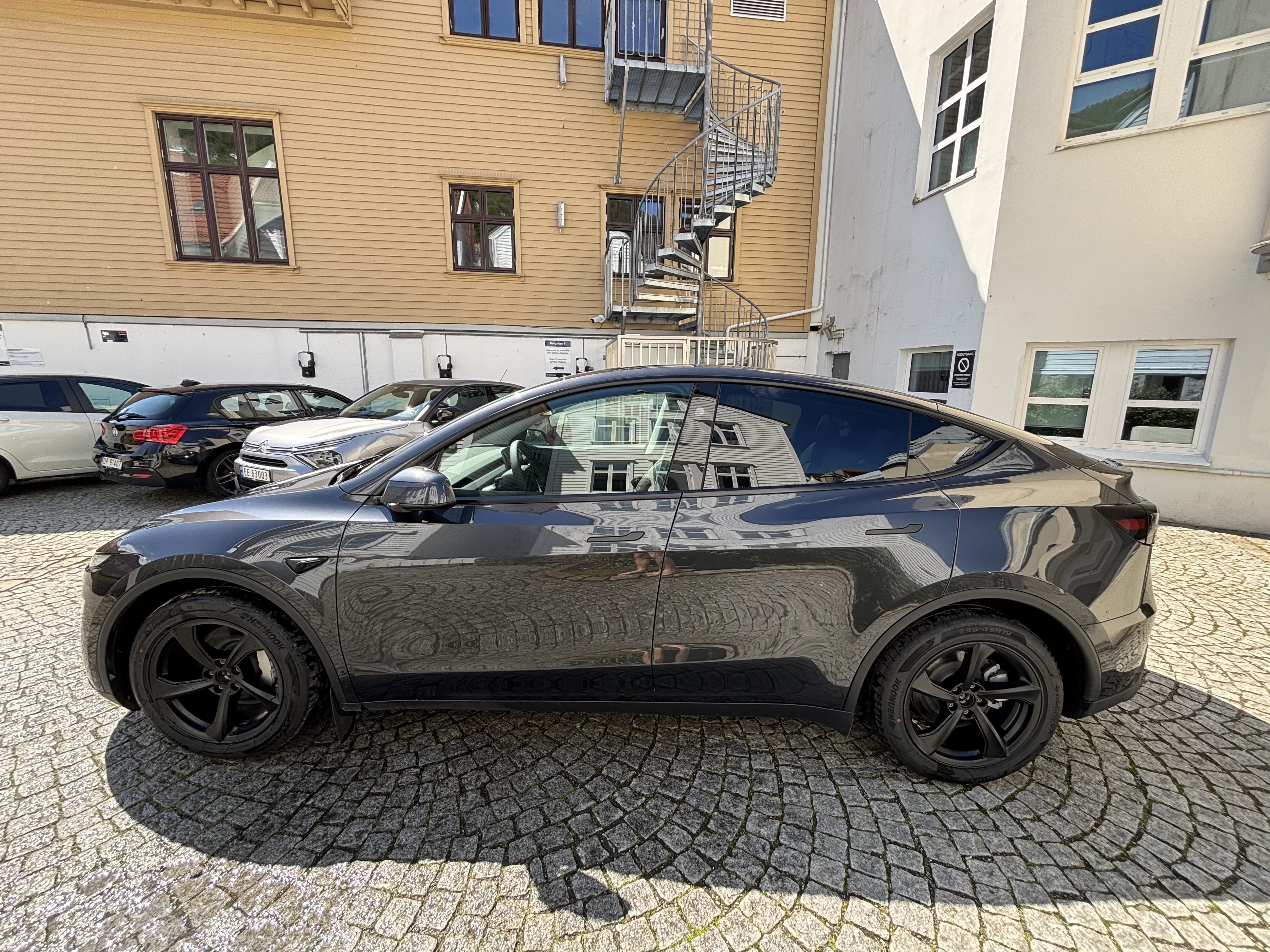 Tesla Model Y Long Range med Aircondition