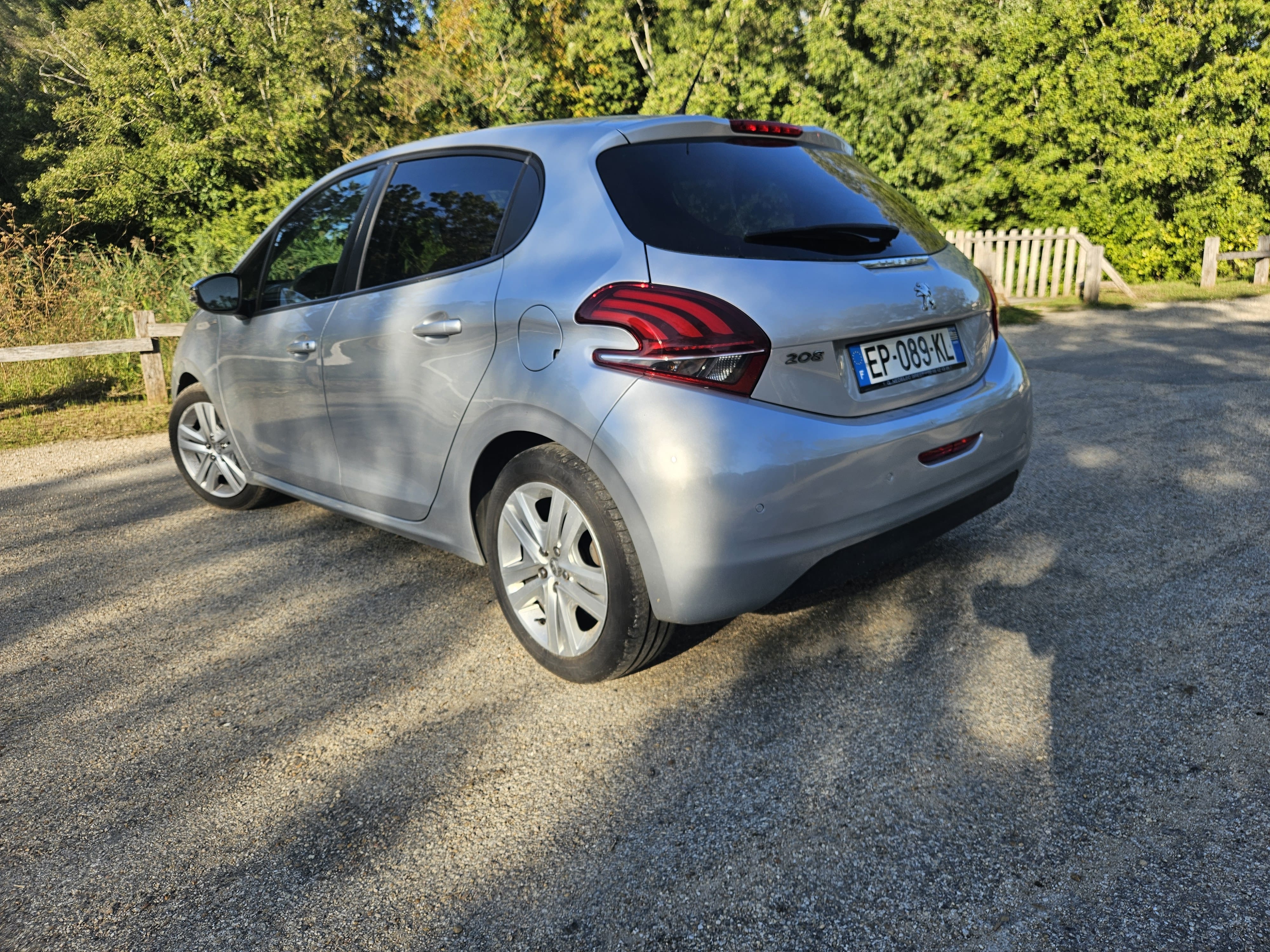 Peugeot 208 avec Climatisation