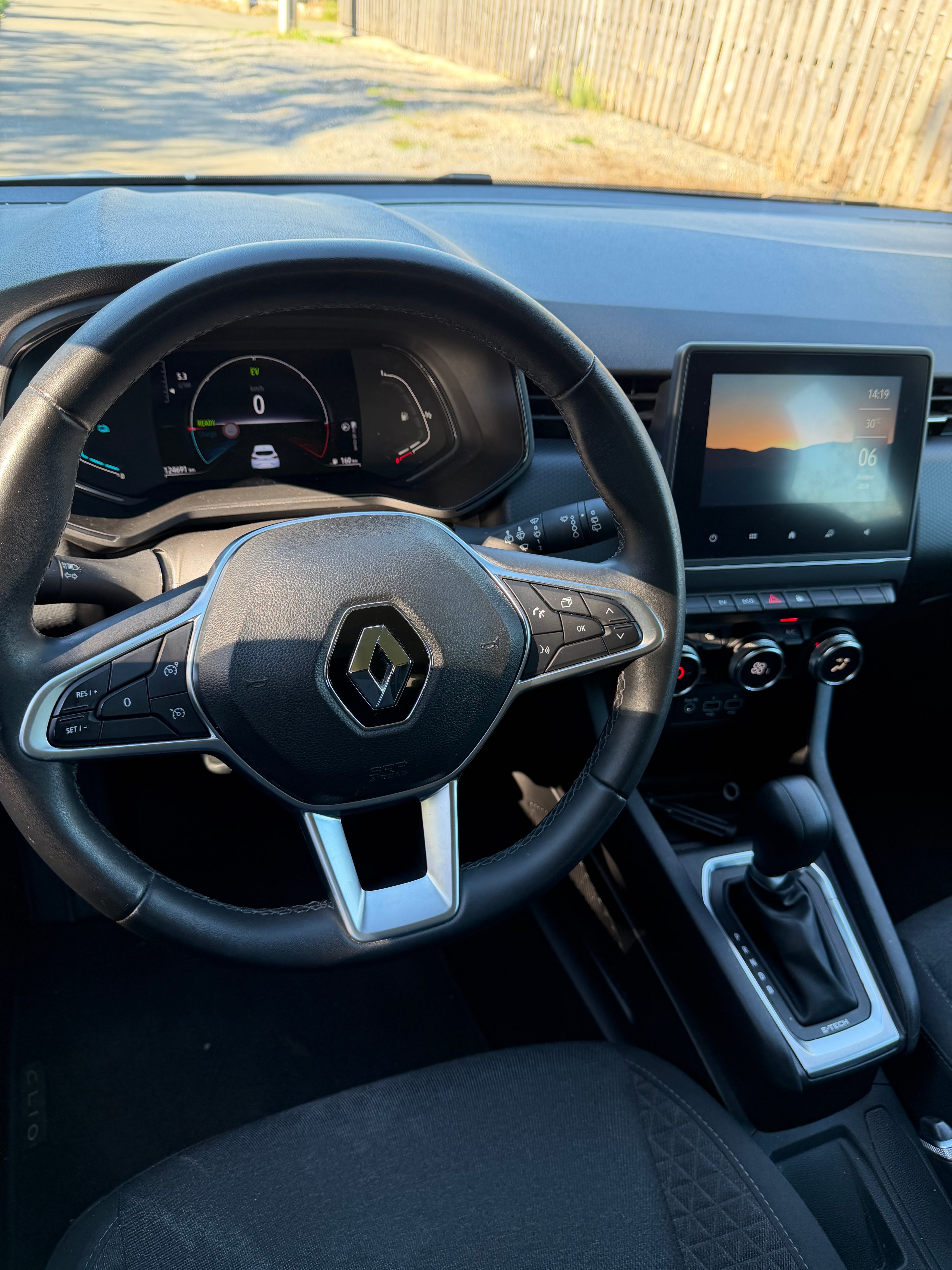 Renault Clio E-tech avec Audio Bluetooth