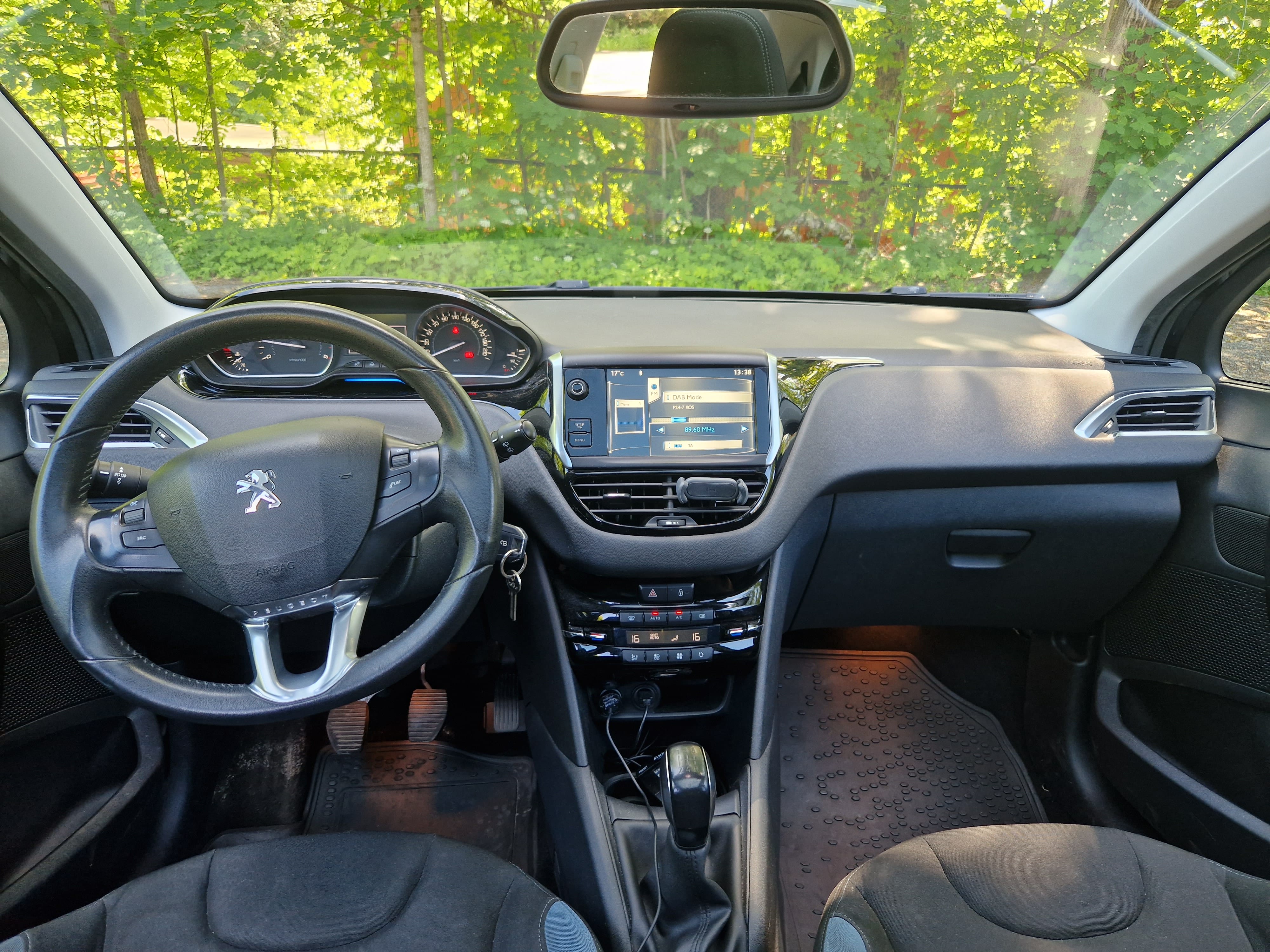 Peugeot 208 med Vinterdekk