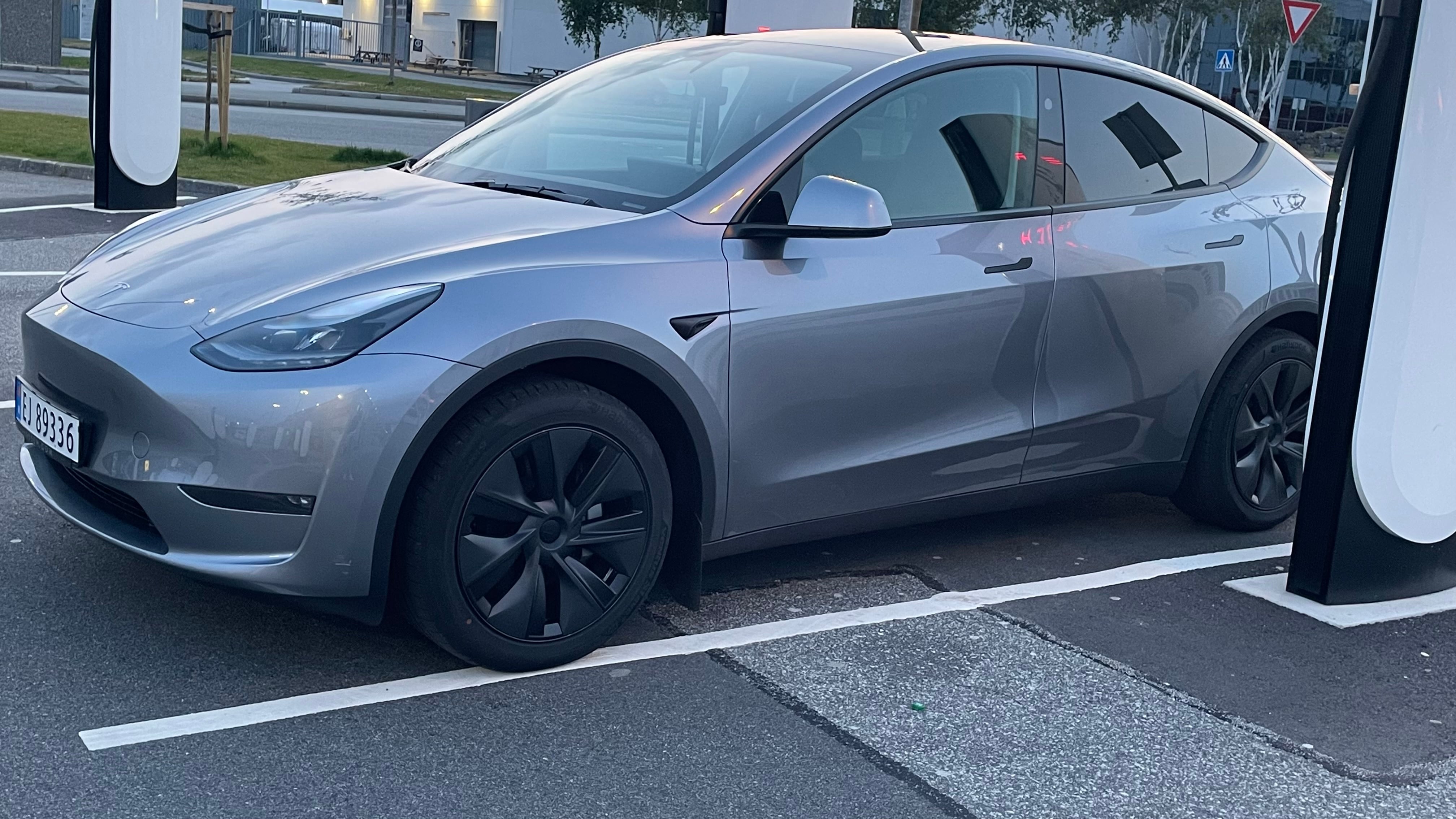 Tesla Model Y Long Range, 2025, Electric, automatic