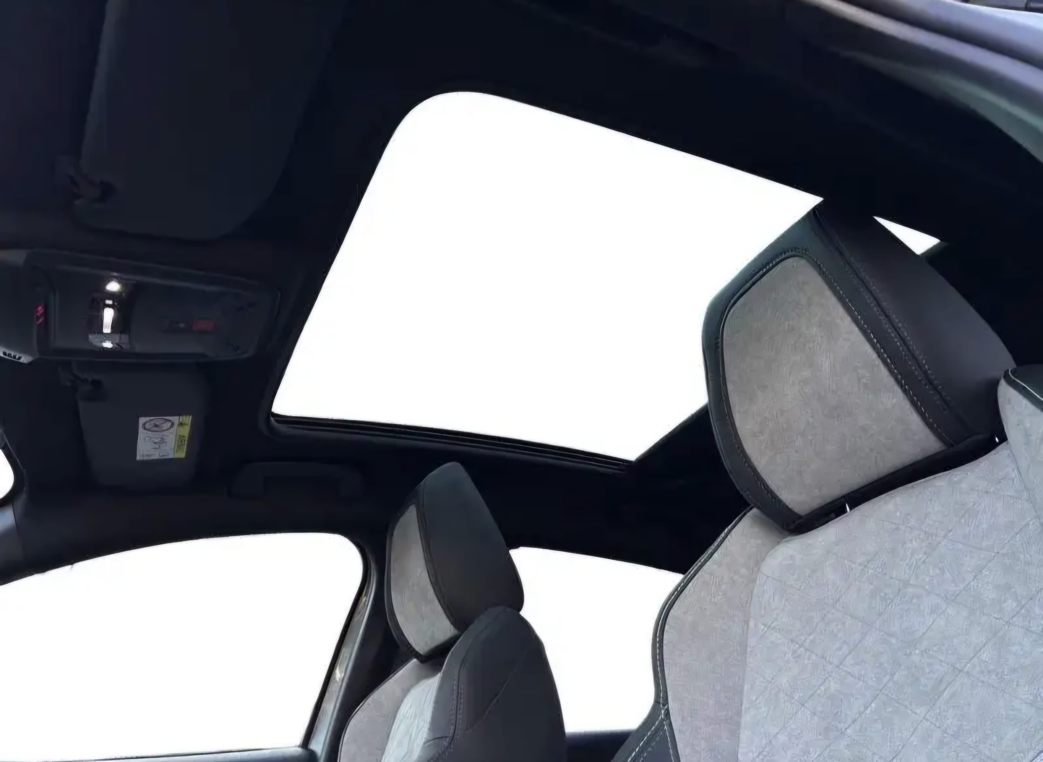 Peugeot e-208 GT avec Régulateur de vitesse