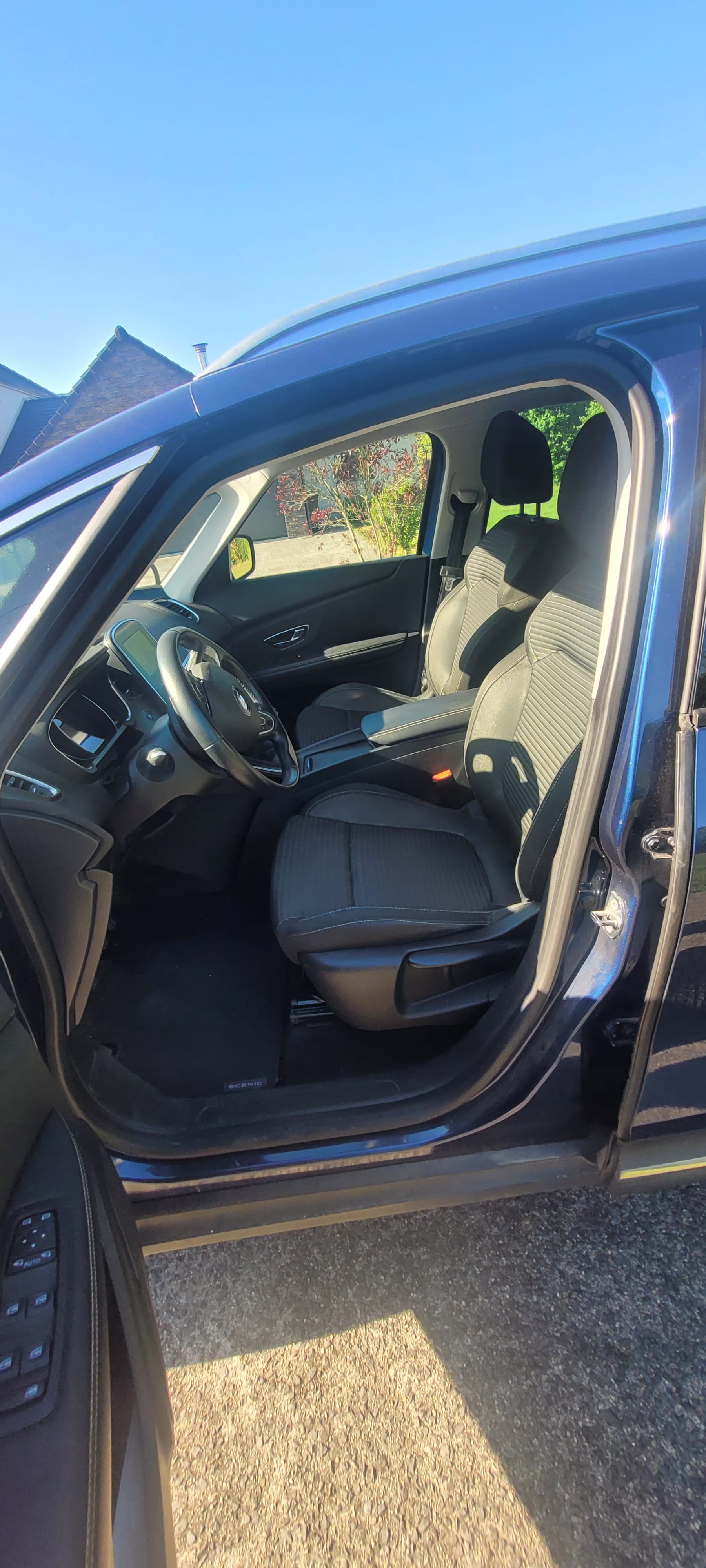 Renault Grand Scenic Diesel 1.5 DCI 7 places avec Audio Bluetooth