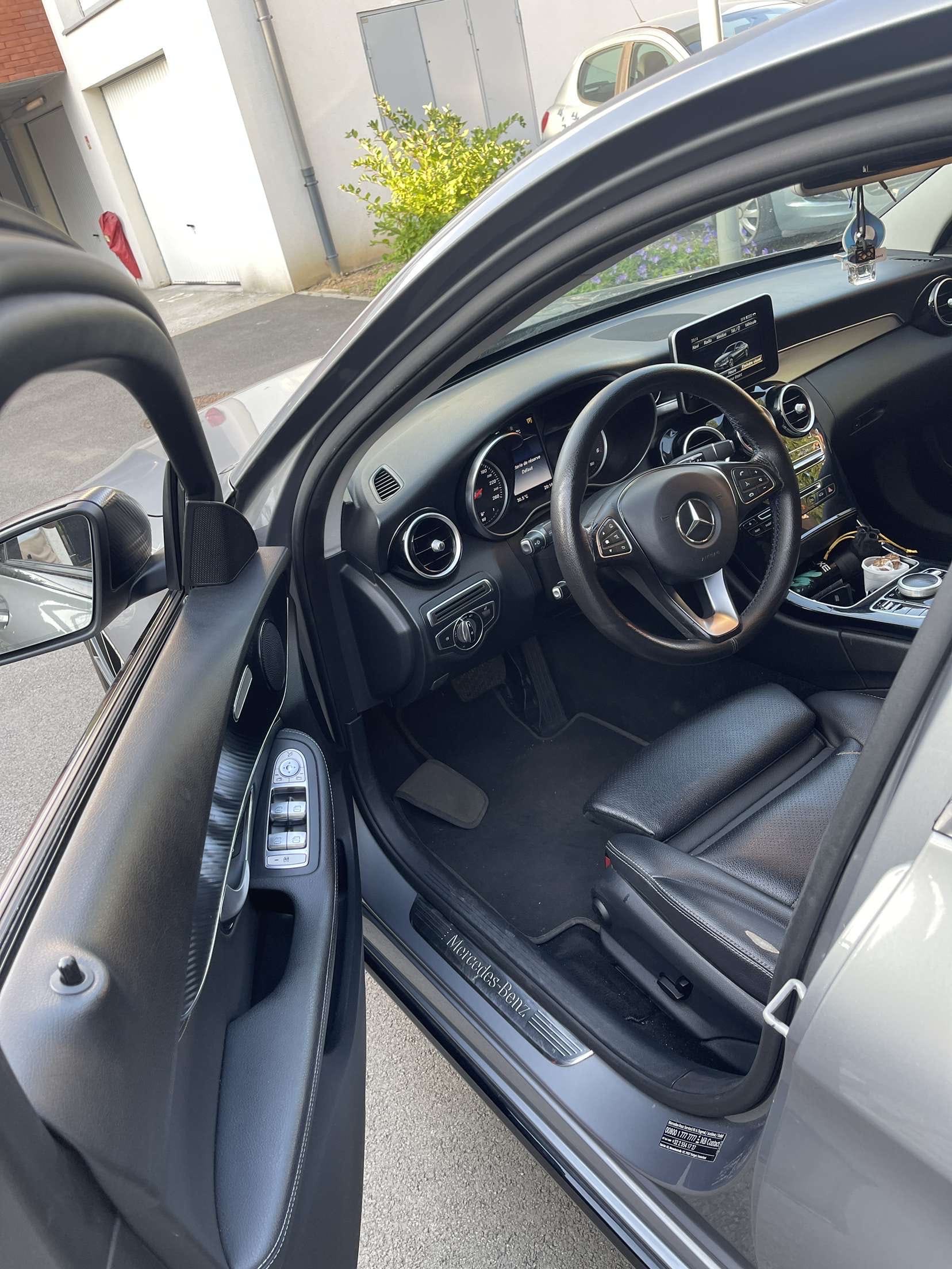Mercedes-Benz Classe C avec Climatisation