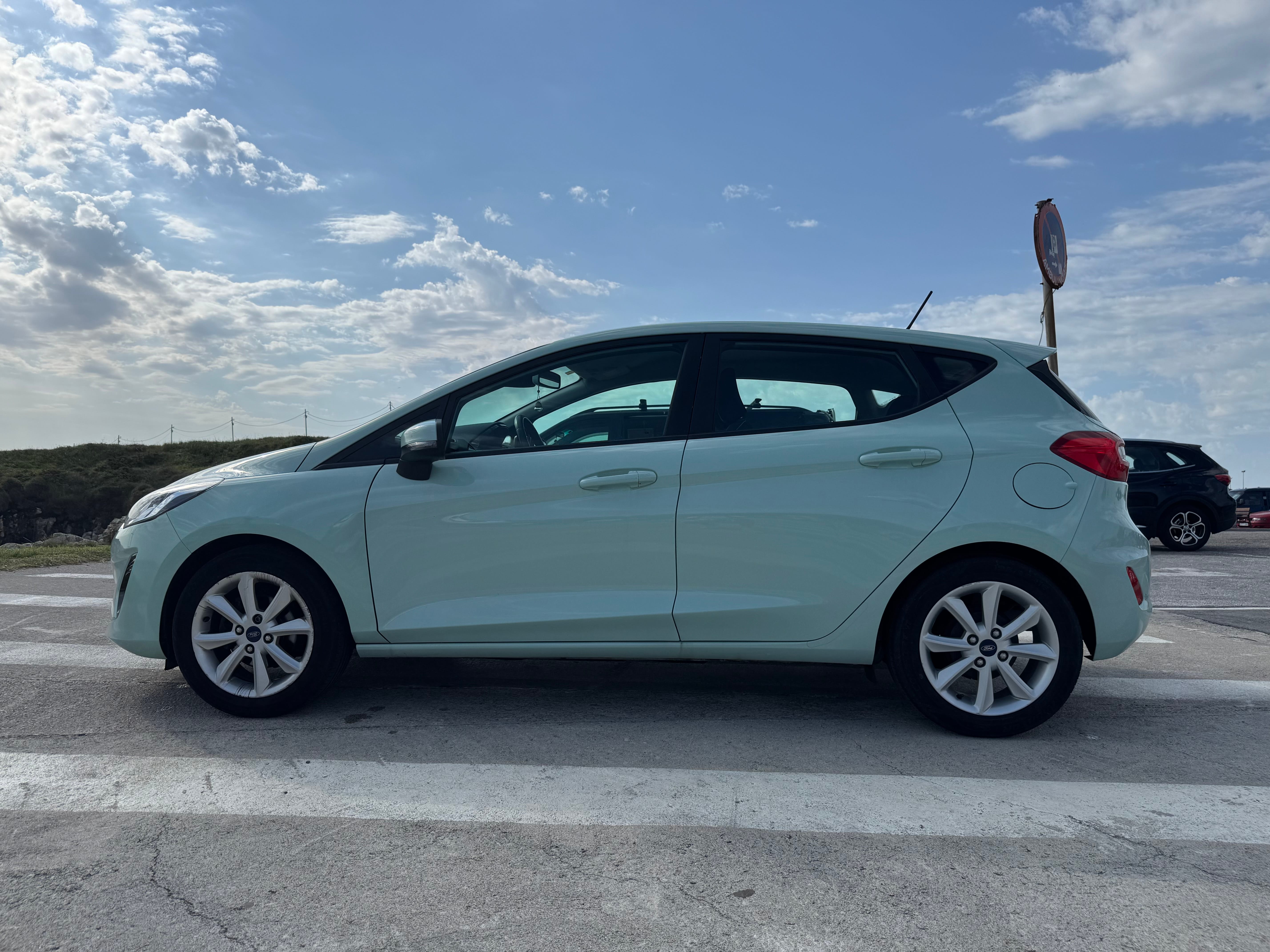 Ford Fiesta con Aire acondicionado