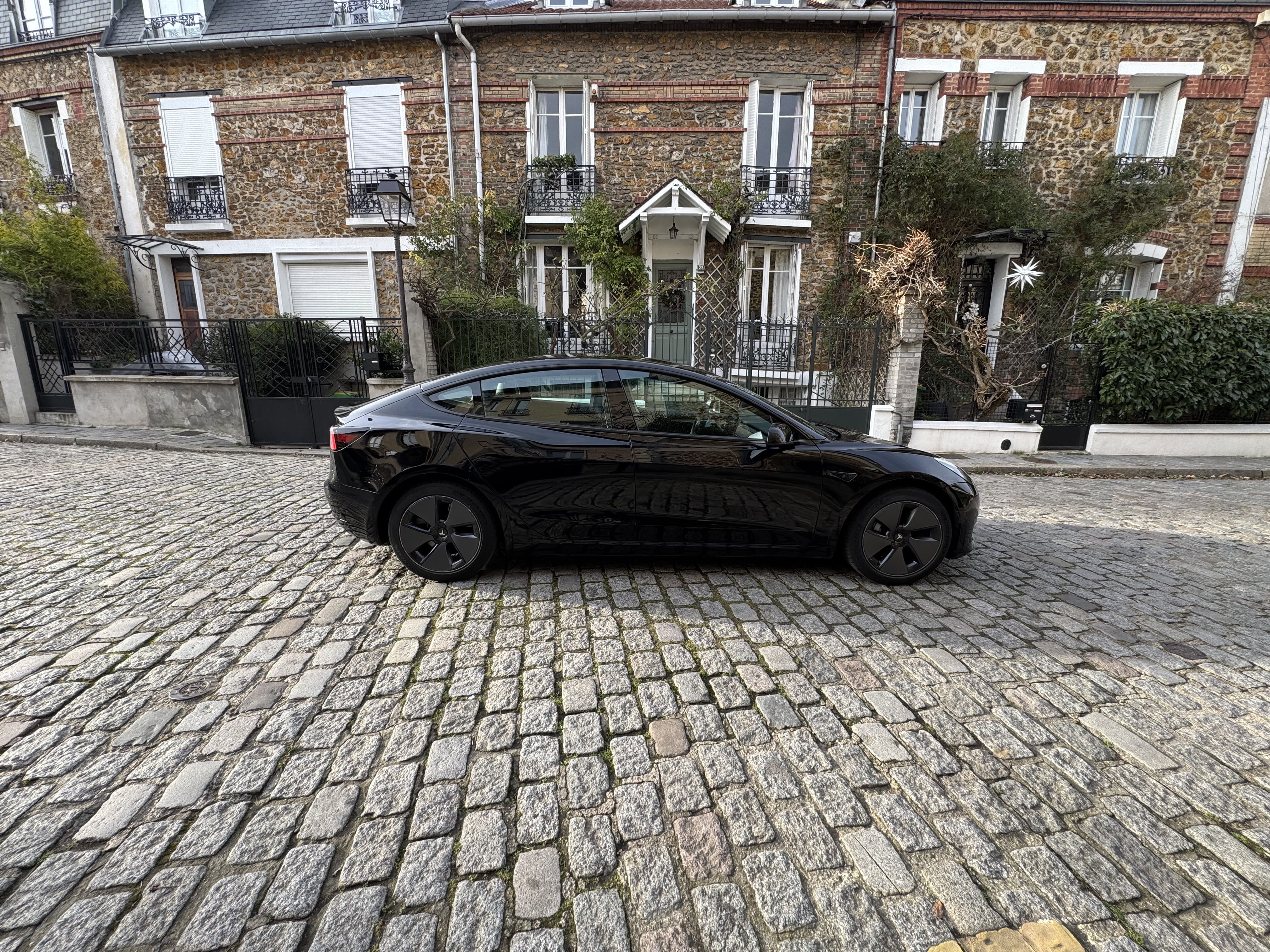Tesla Model 3 avec GPS