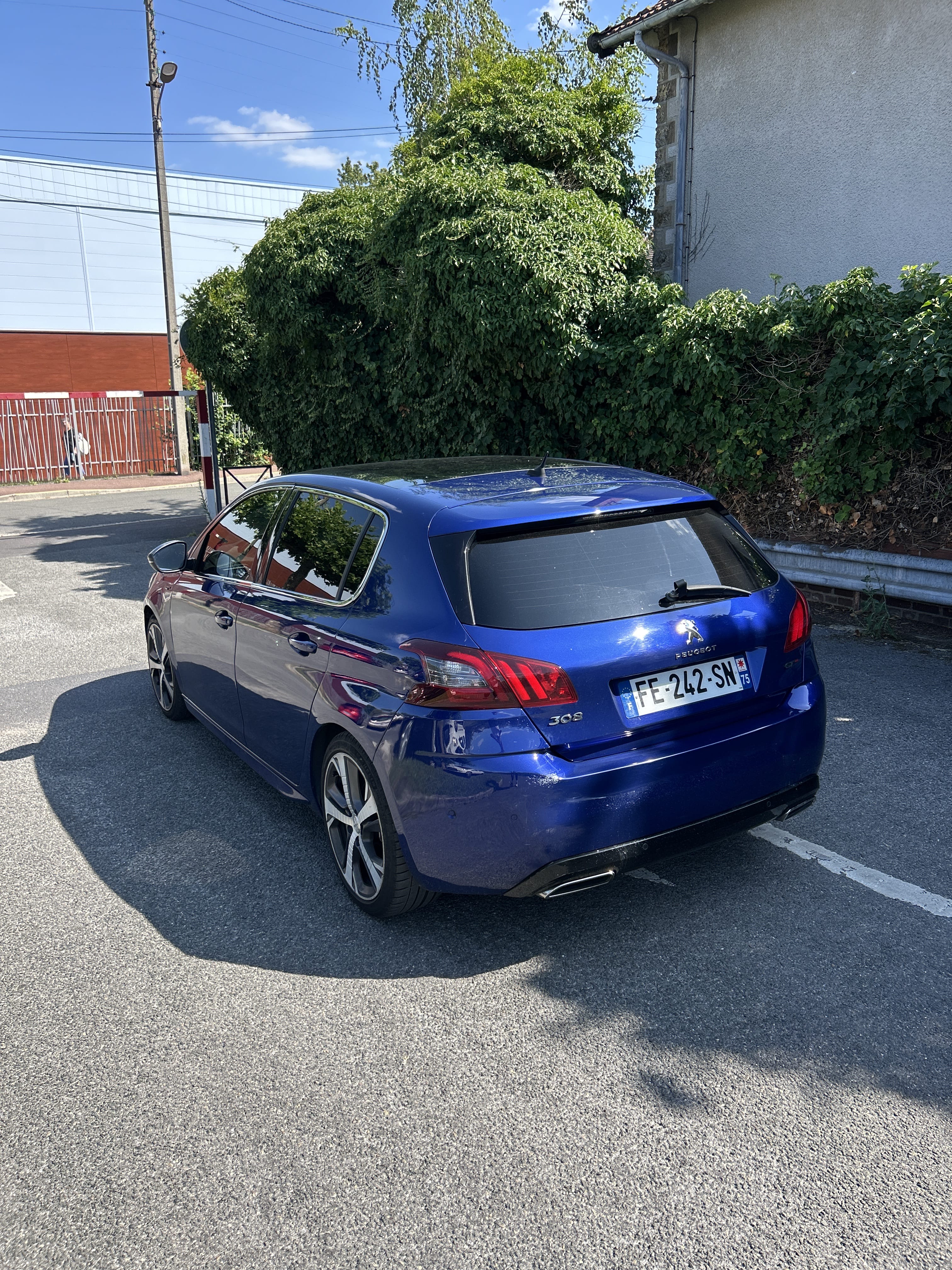 Peugeot 308 GT avec GPS