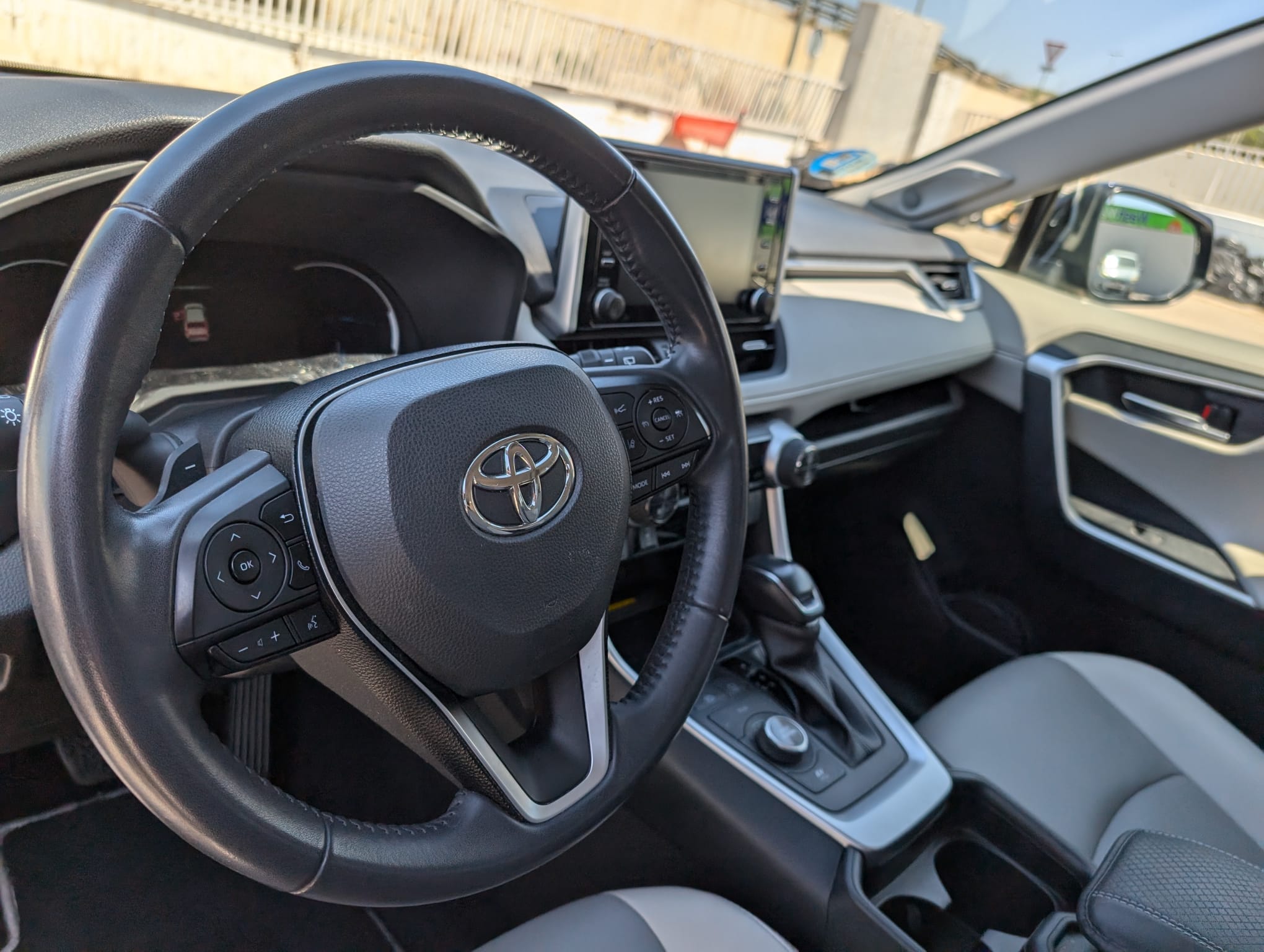 Toyota RAV4 XLE Premium 2.4 con Control de velocidad