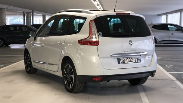 Renault Grand Scenic Louez le Renault Grand Scénic 7 Places – Spacieux, Confortable et Économique ! avec Régulateur de vitesse