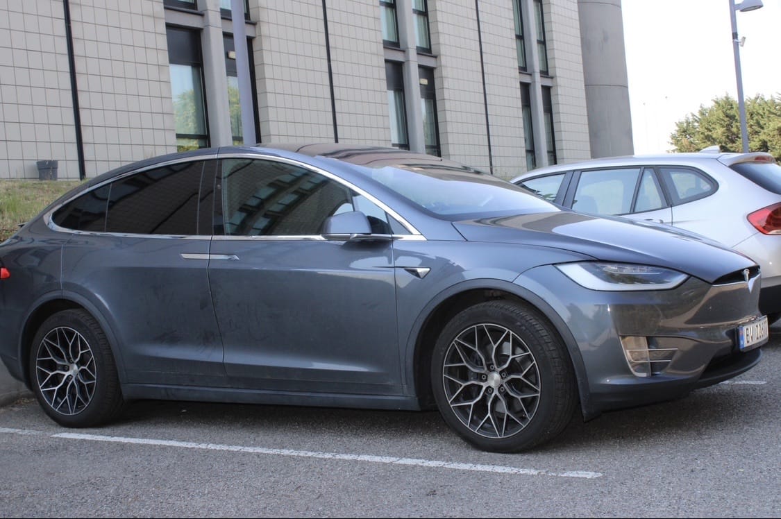 Tesla Model X with Air conditioning