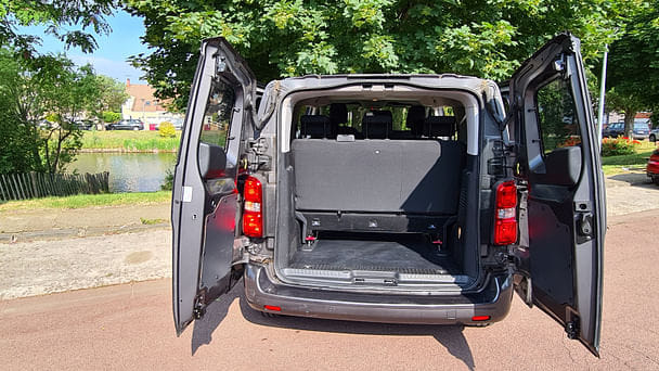 Peugeot Traveller avec Audio Bluetooth