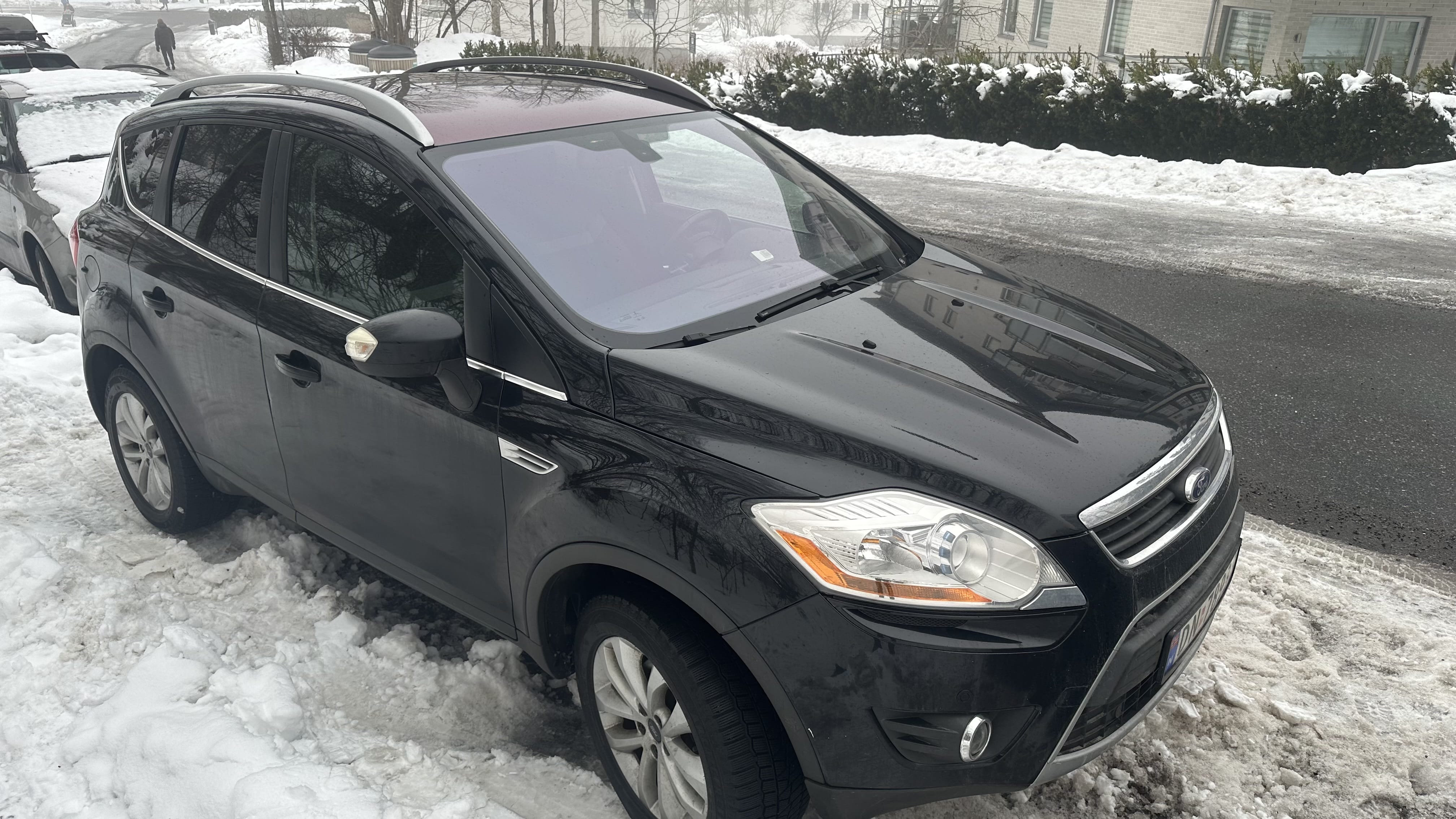 Ford Kuga with Baby seat