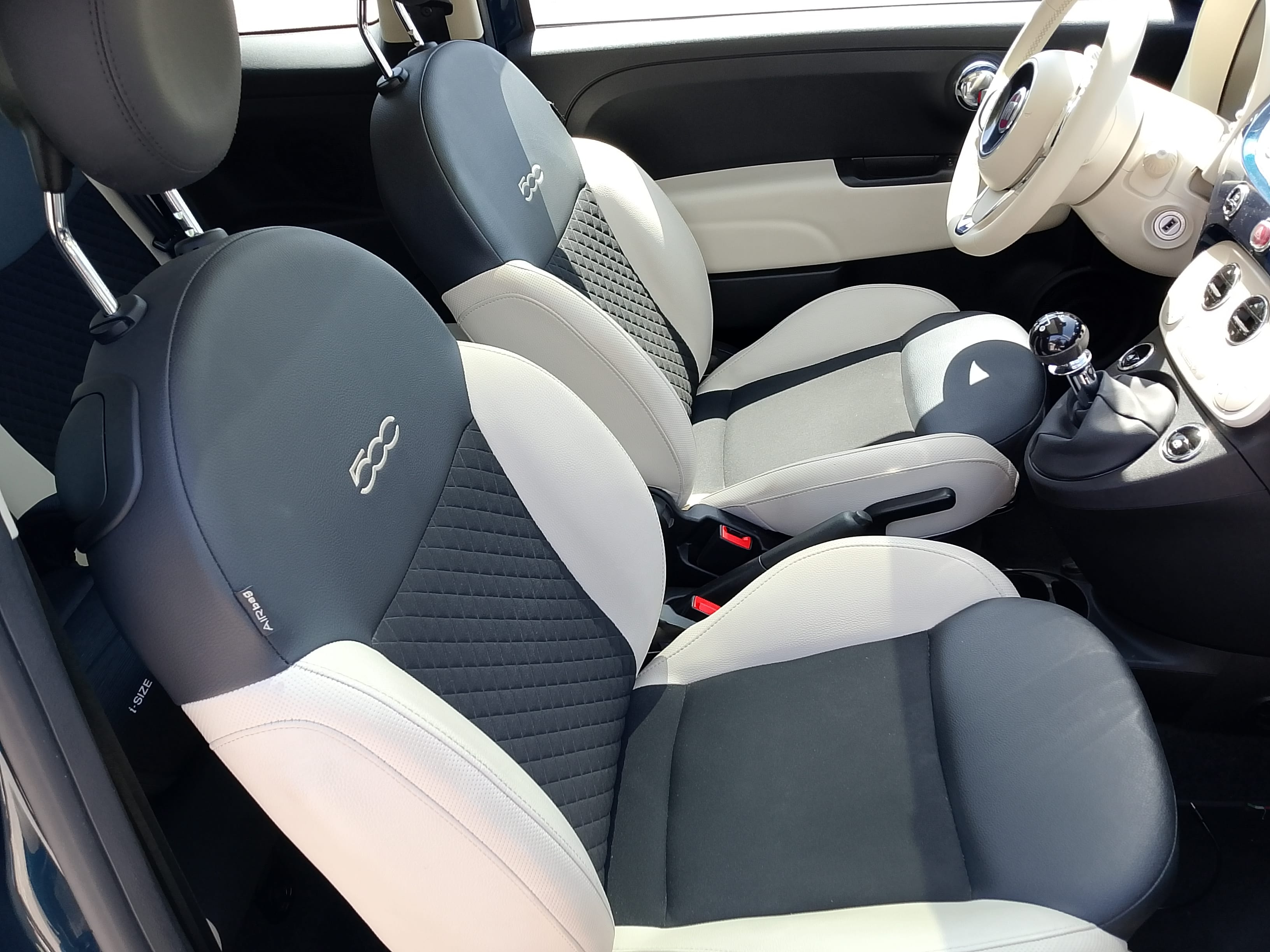 Fiat 500 Híbrido con Silla infantil