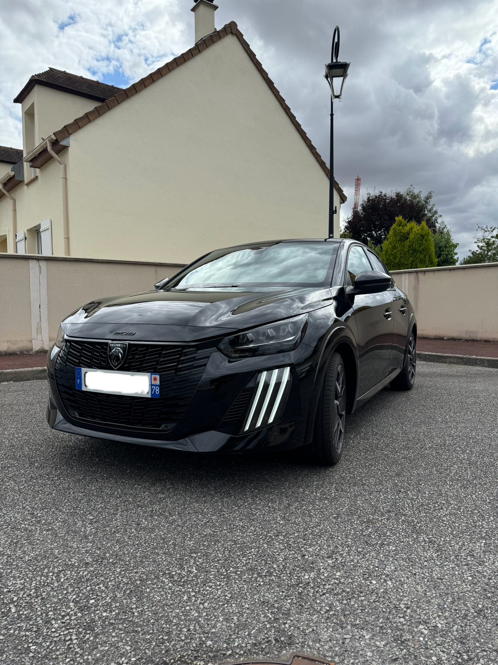 Peugeot 208, 2025, Essence 95, automatique