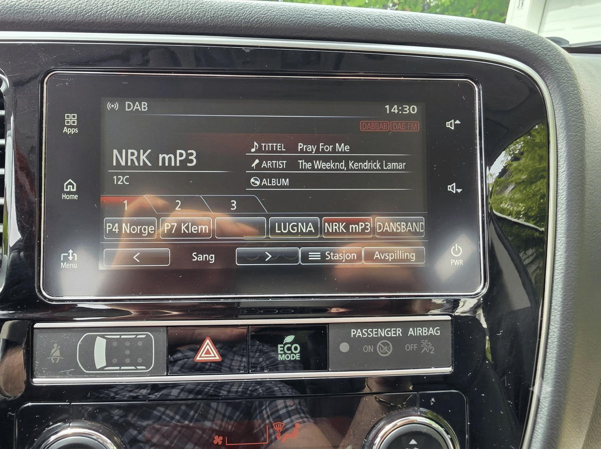 Mitsubishi Outlander Hybrid med Babysete