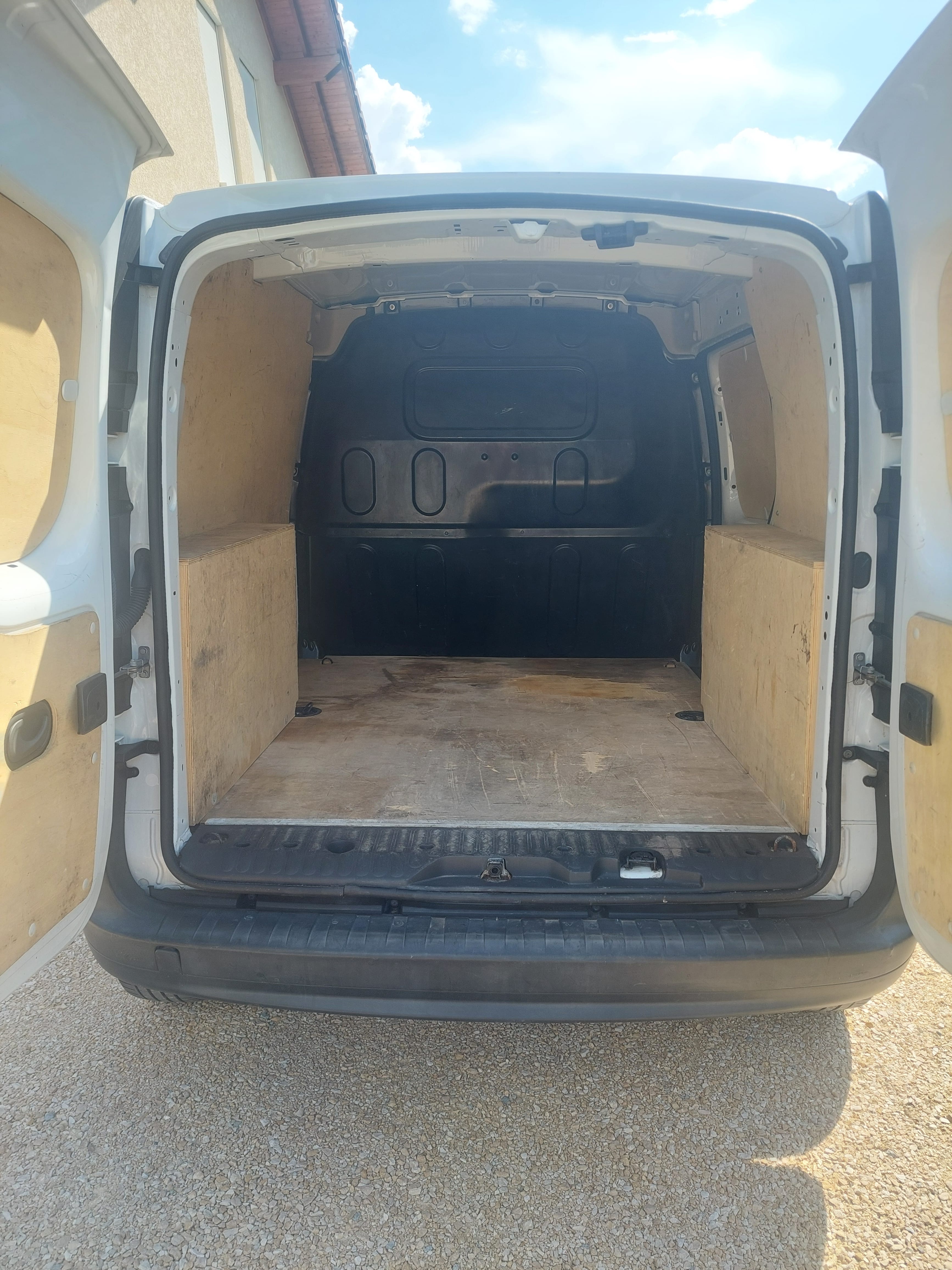 Renault Kangoo Fourgon avec Entrée audio / iPod