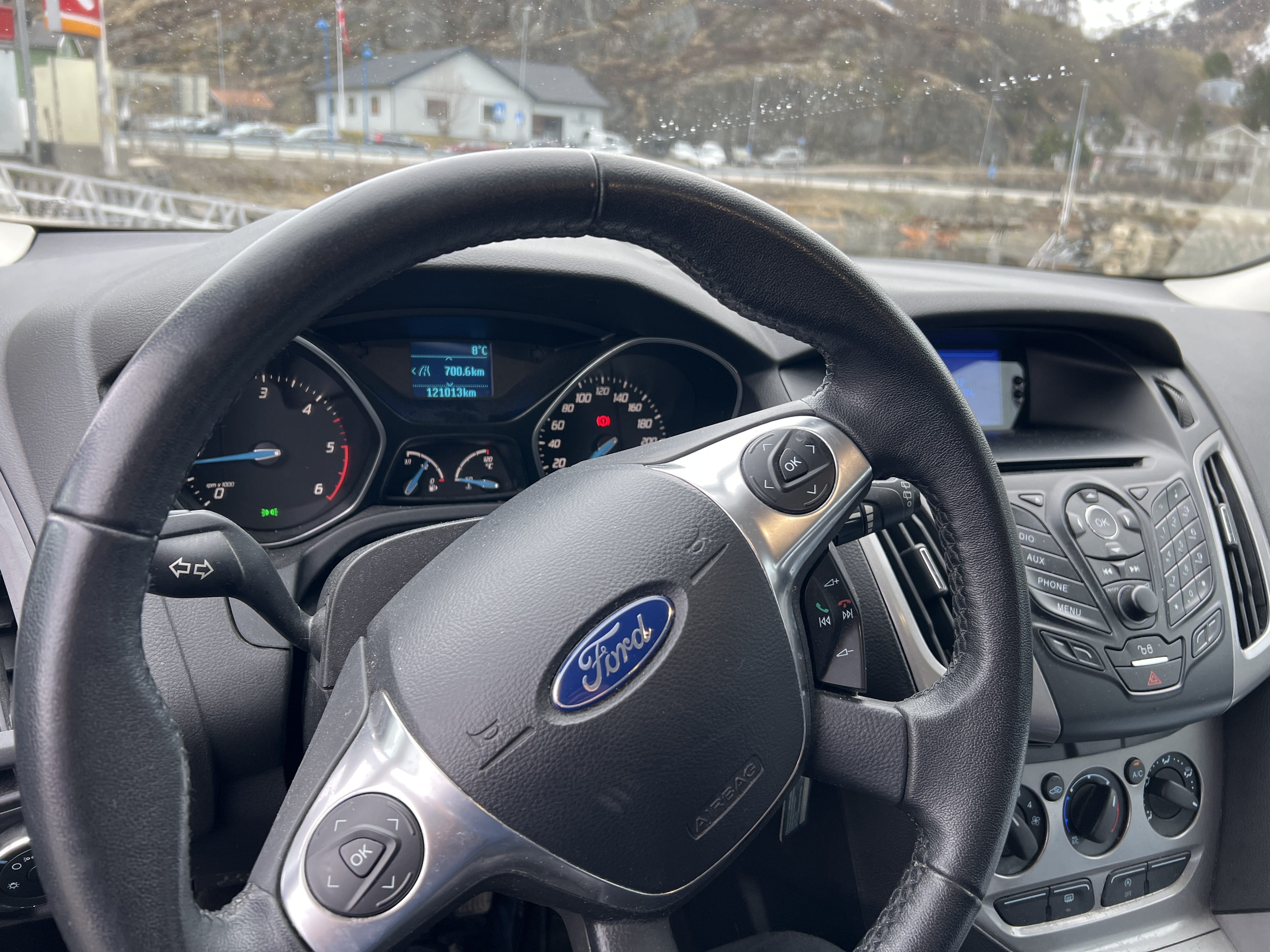 Ford Focus SW with Baby seat