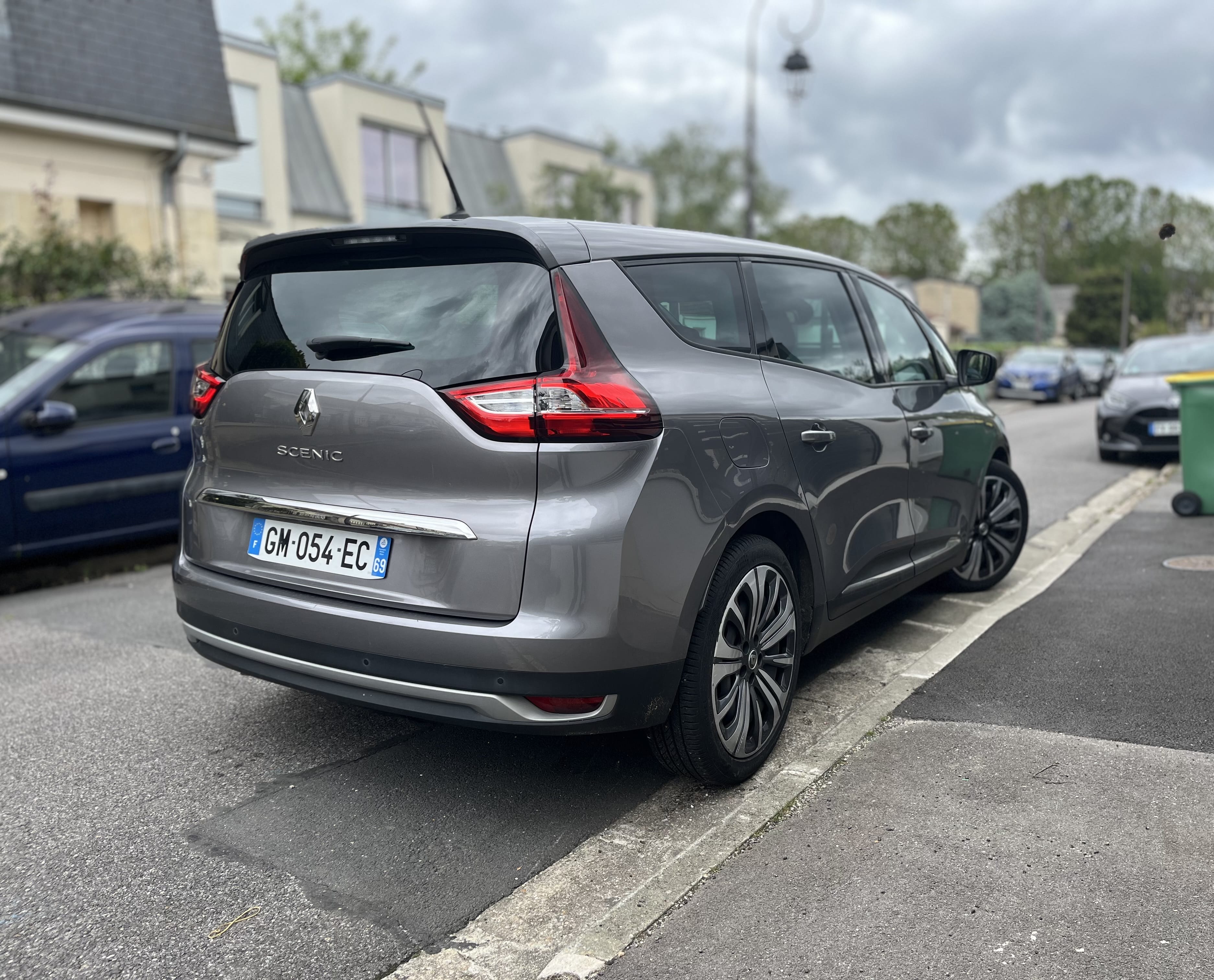 Renault Grand Scenic avec Apple CarPlay